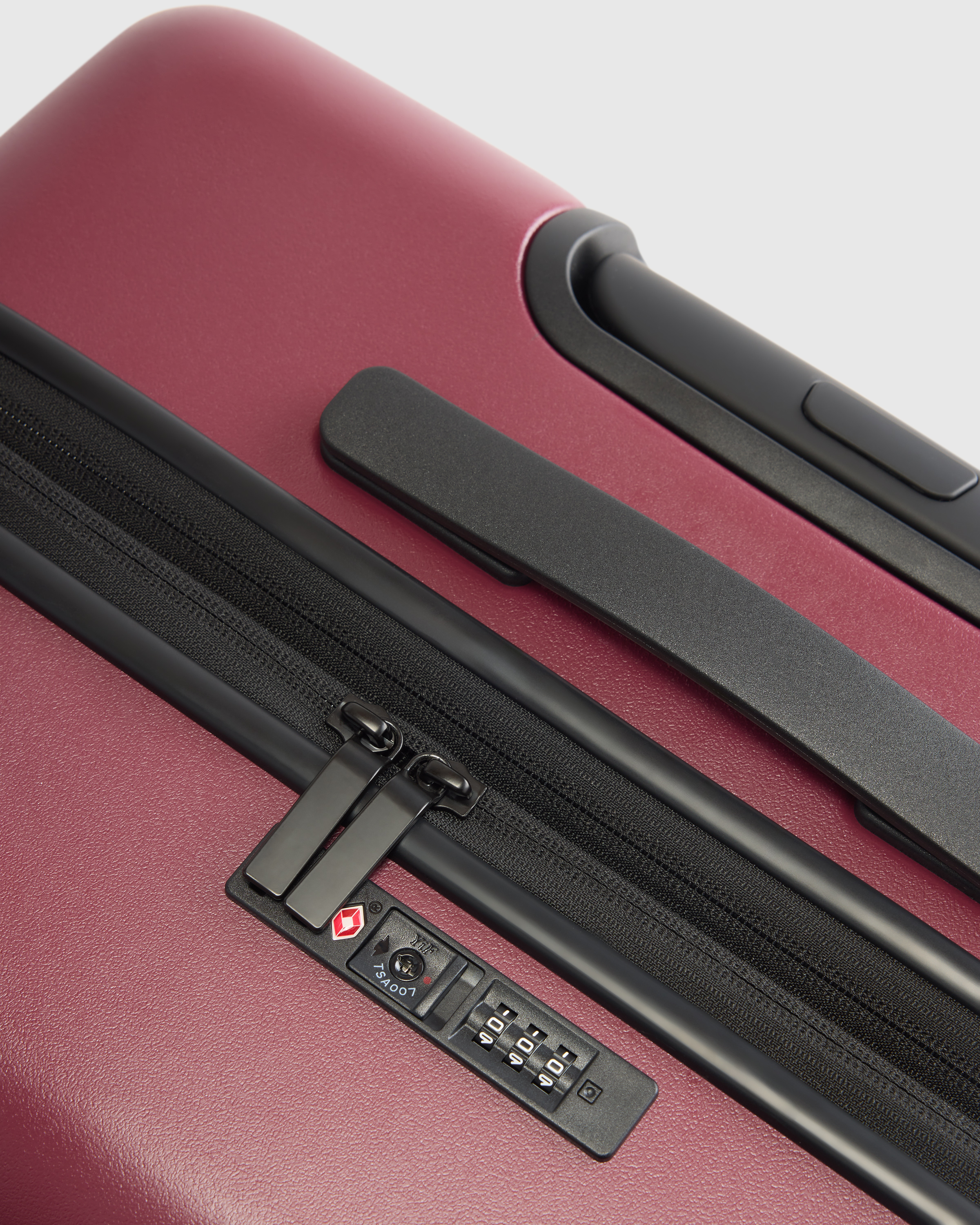 Expandable Medium Check-In Suitcase - Thumbnail 2