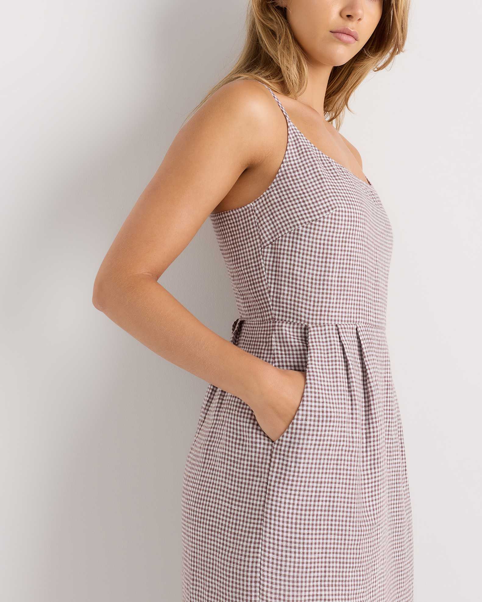 100% European Linen Scoop Neck Midi Dress 100% European Linen Scoop Neck Midi Dress