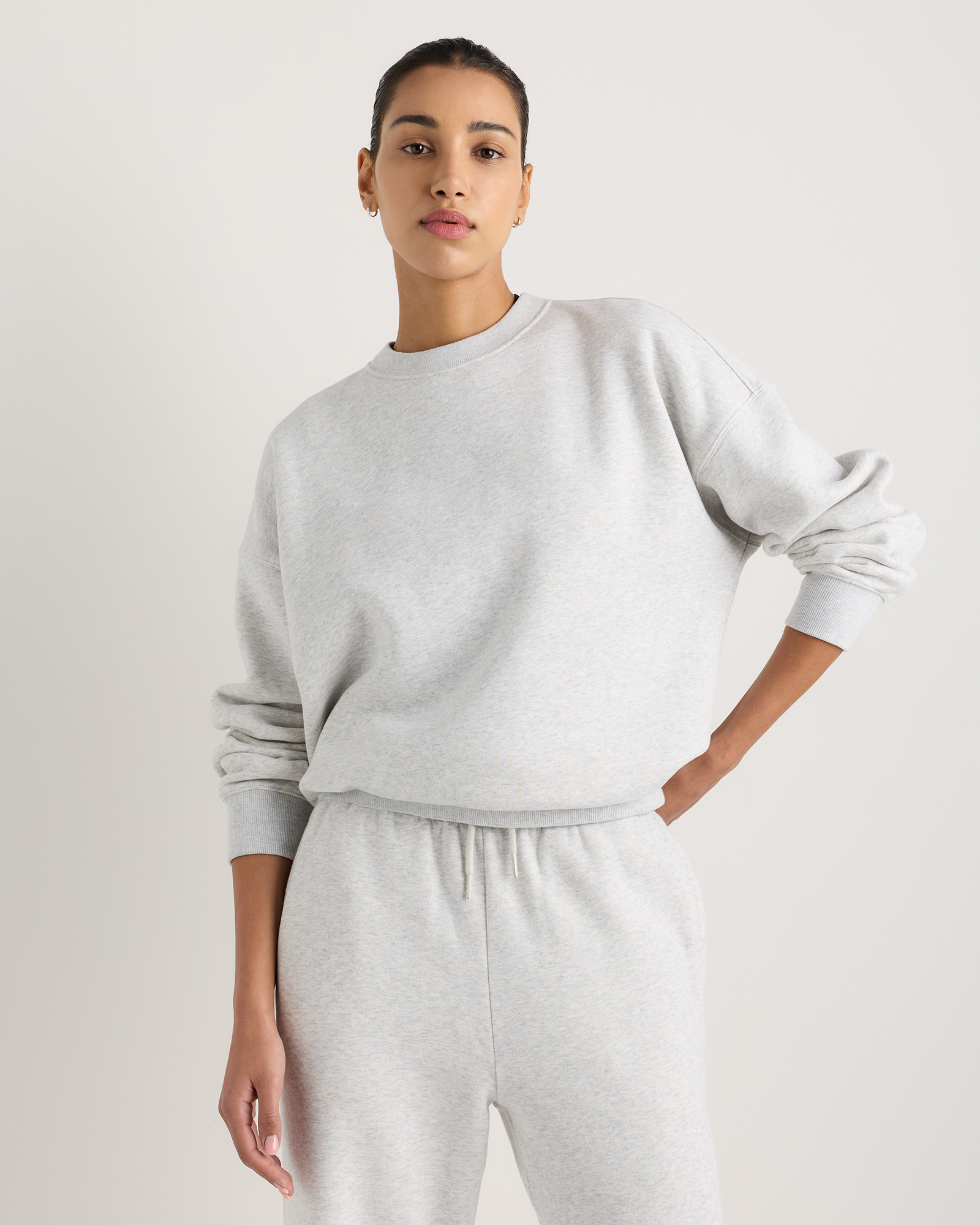 Light Heather Grey Pull de tous les jours en molleton à col rond