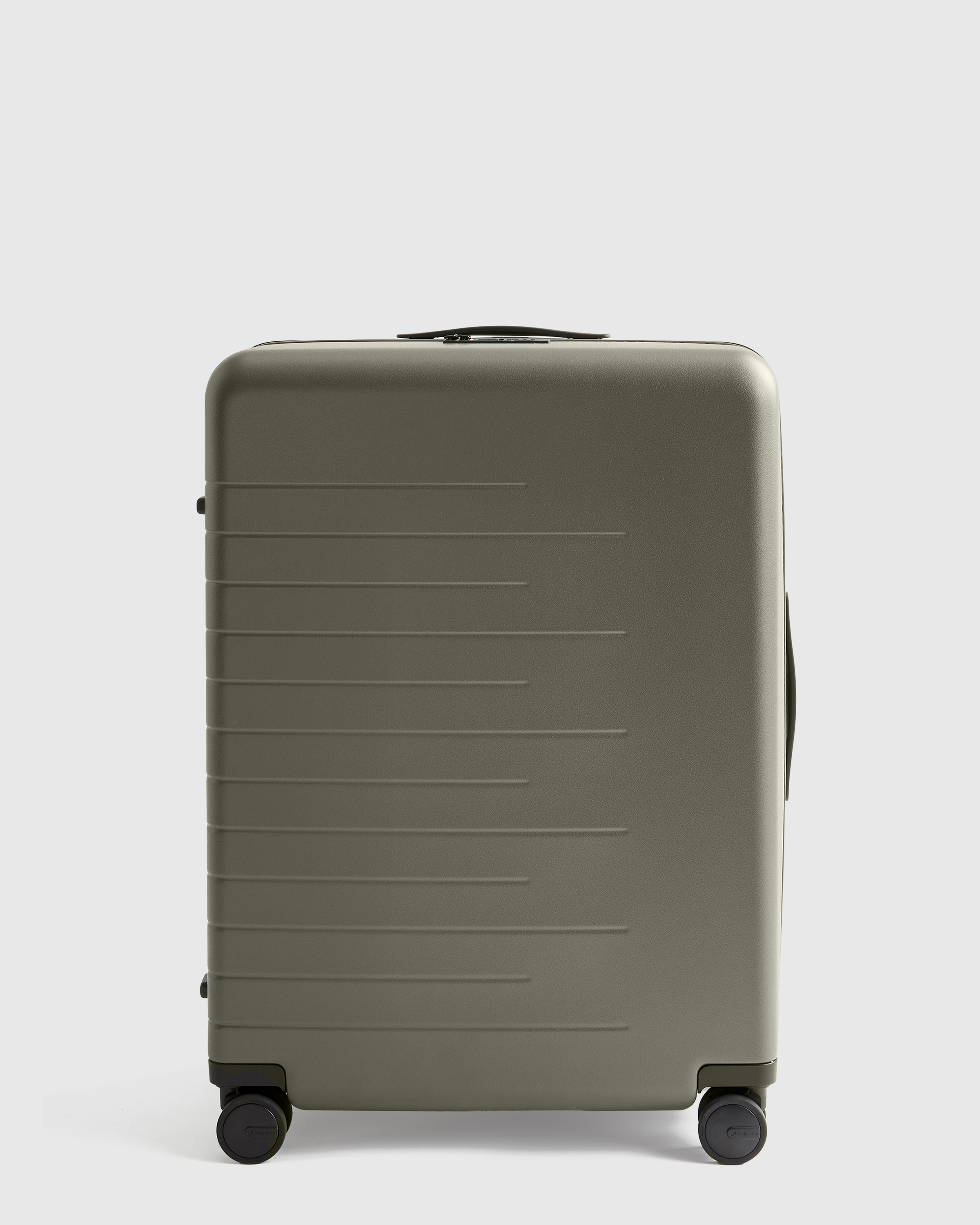 Quince Medium Check-in Suitcase In Green