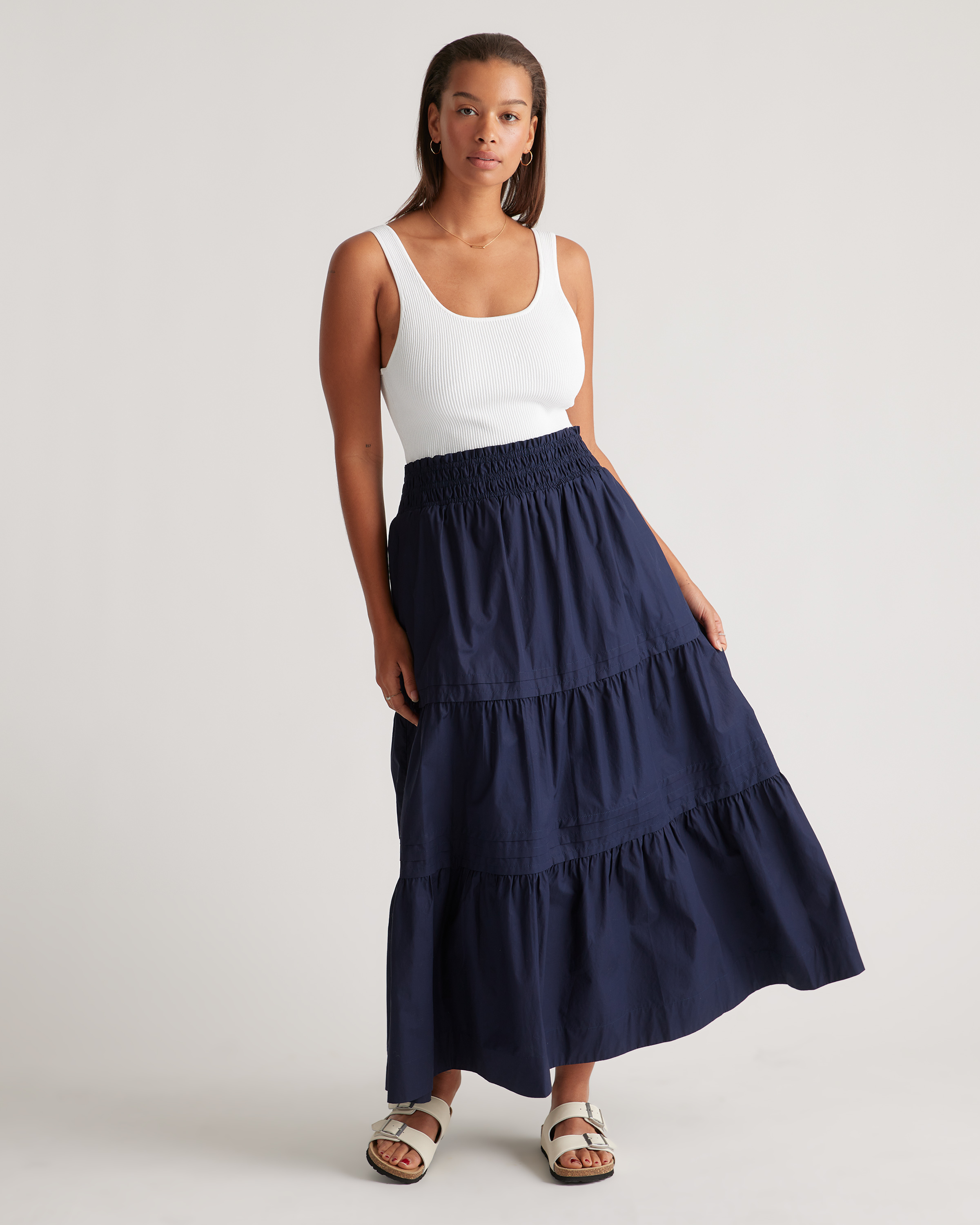 スカート VIVIANO Tiered Skirt Navy Black Bouquet Linen Skirt | Aritzia US