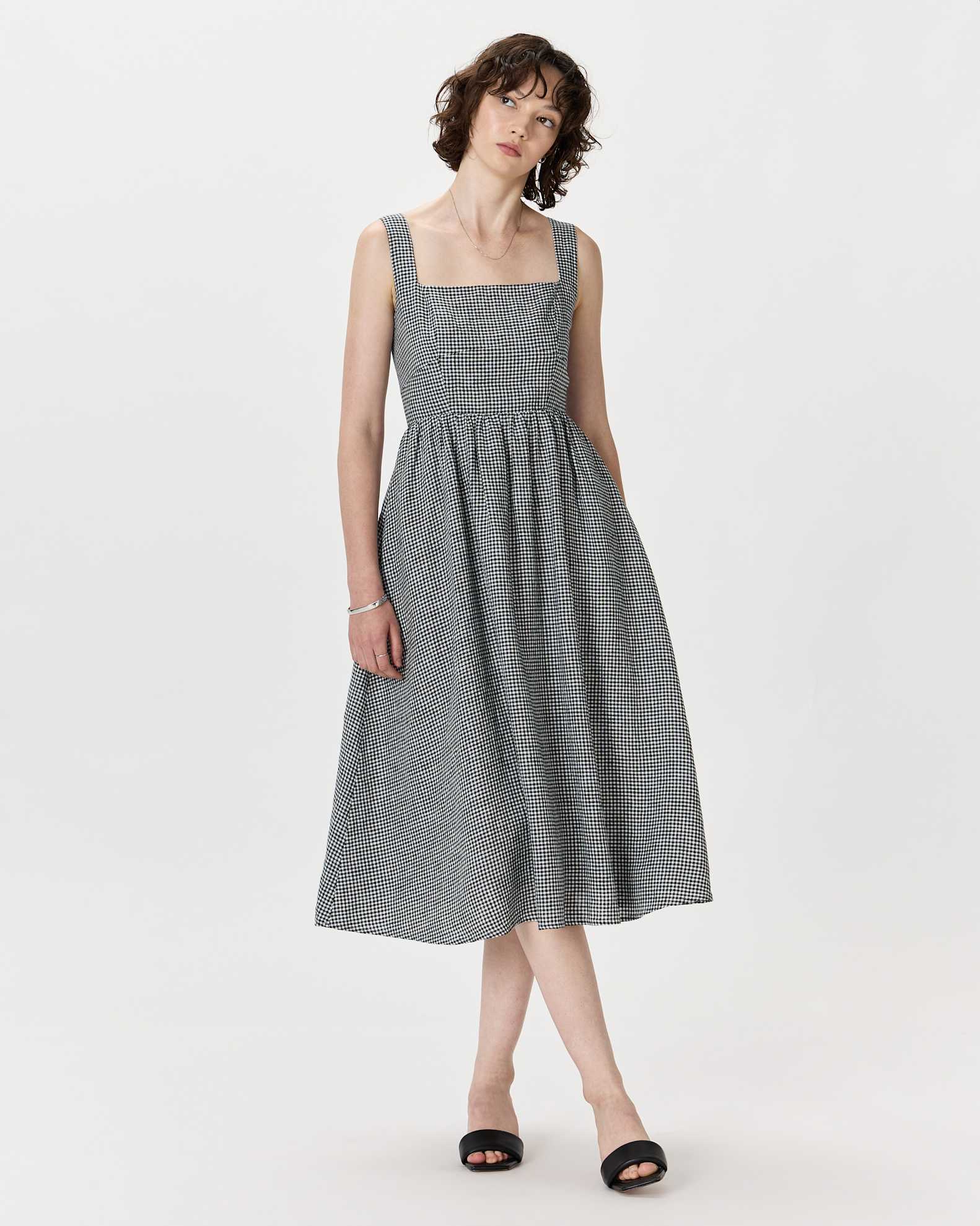 Women's 100% European Linen Fit & Flare Midi Dress in Classic Mini Gingham, Size Large by Quince Women's 100% European Linen Fit & Flare Midi Dress in Classic Mini Gingham, Size Large by Quince