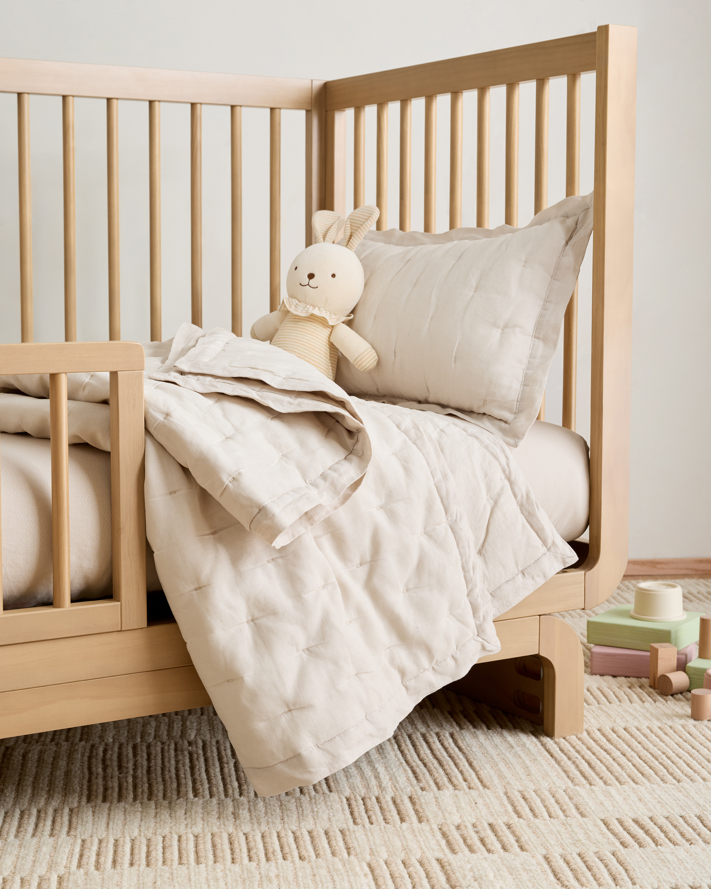 Quince European Linen Toddler Quilt & Sham Set - Thumbnail 3