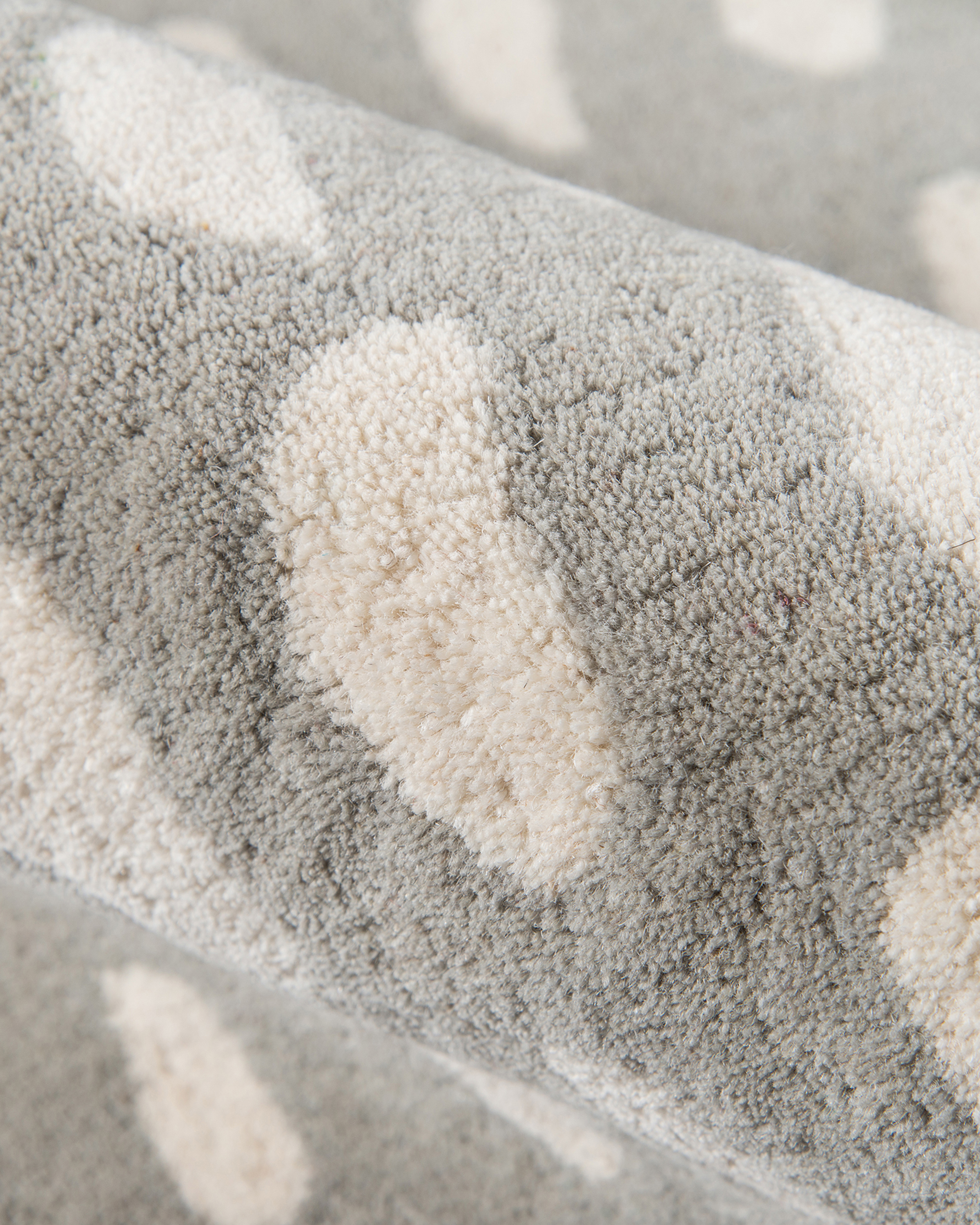 Quince Painterly Dots Wool Rug - Thumbnail 2