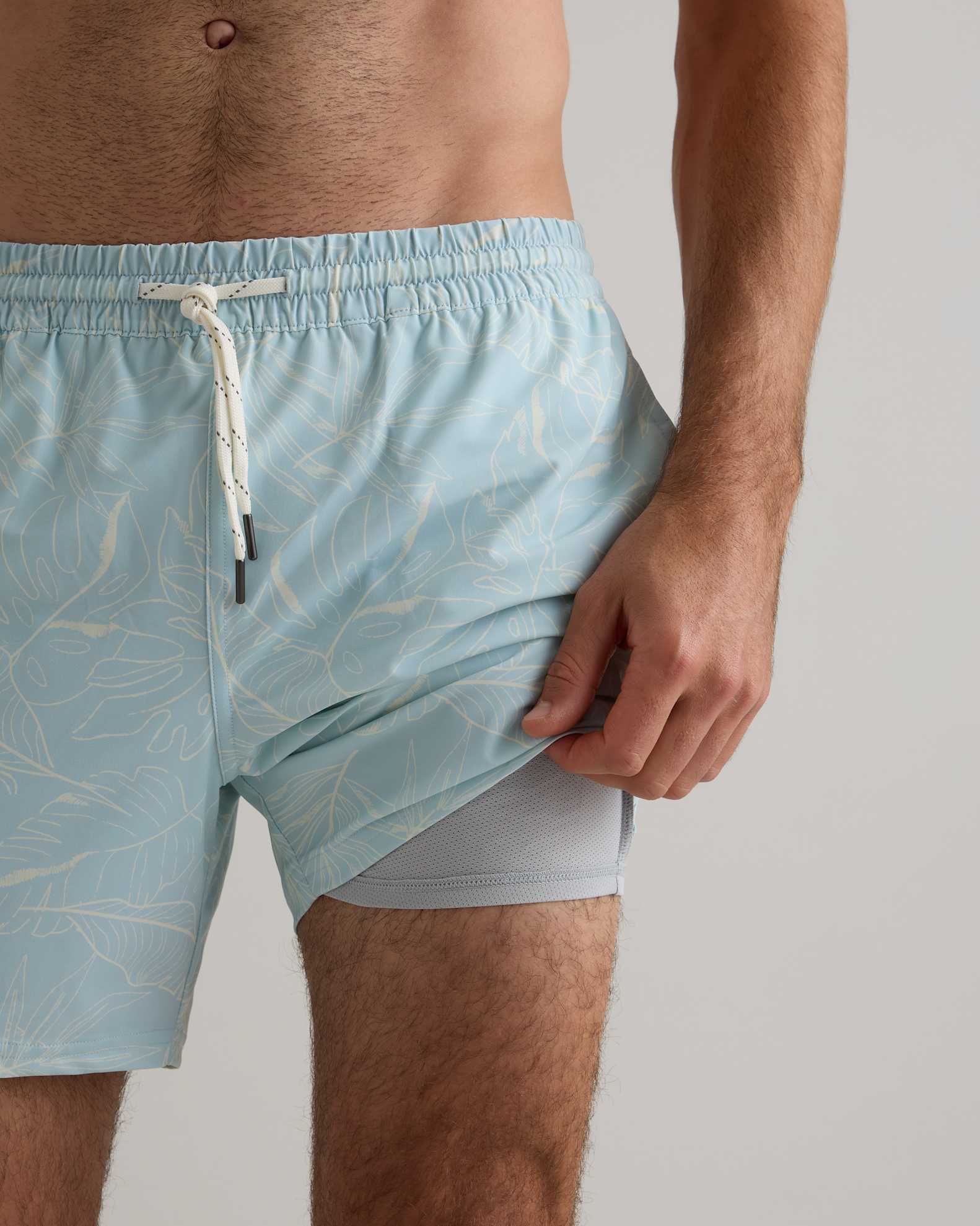 Weightless High-Rise Running Short