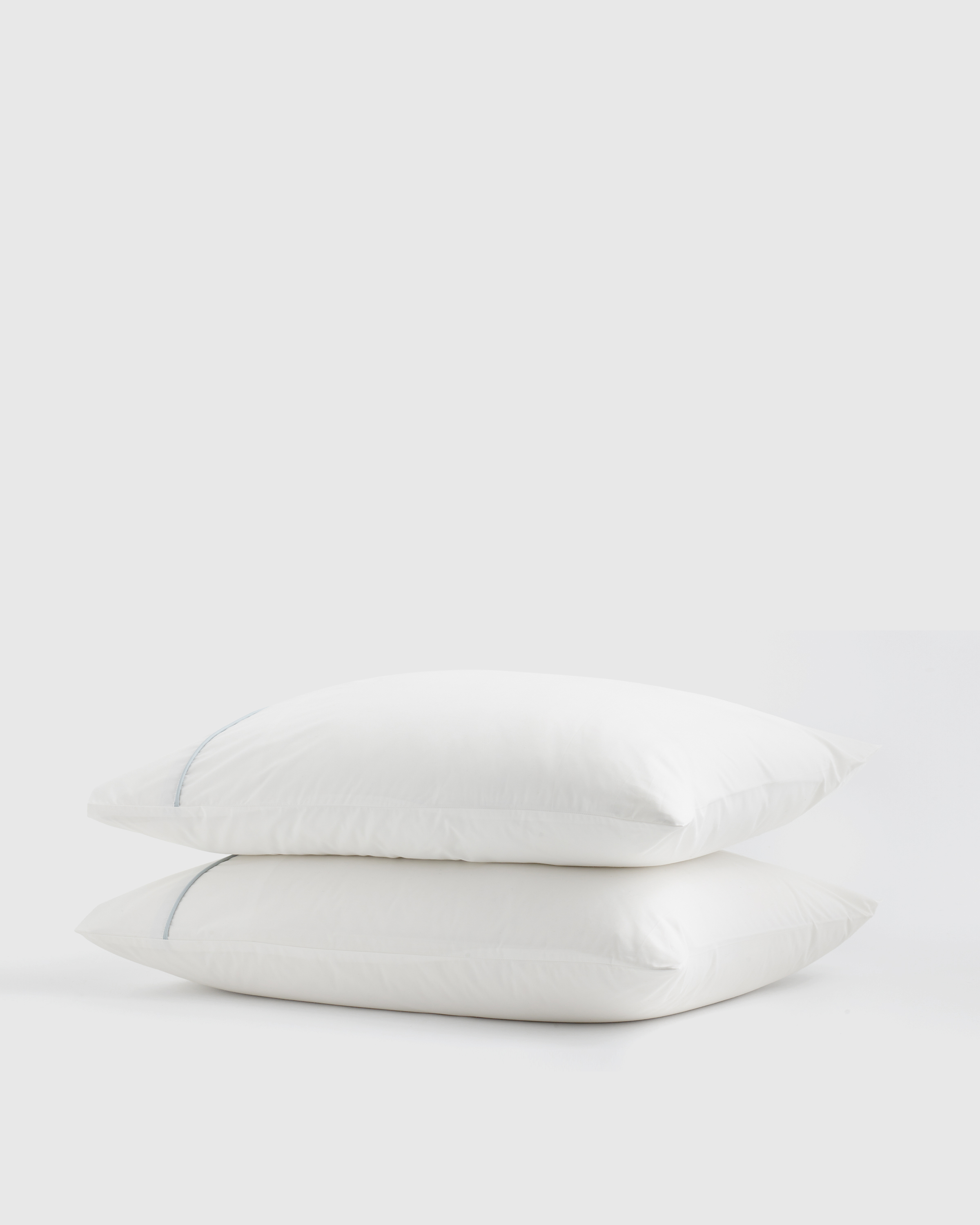 White/Light Grey Classic Organic Percale Piped Pillowcase Set