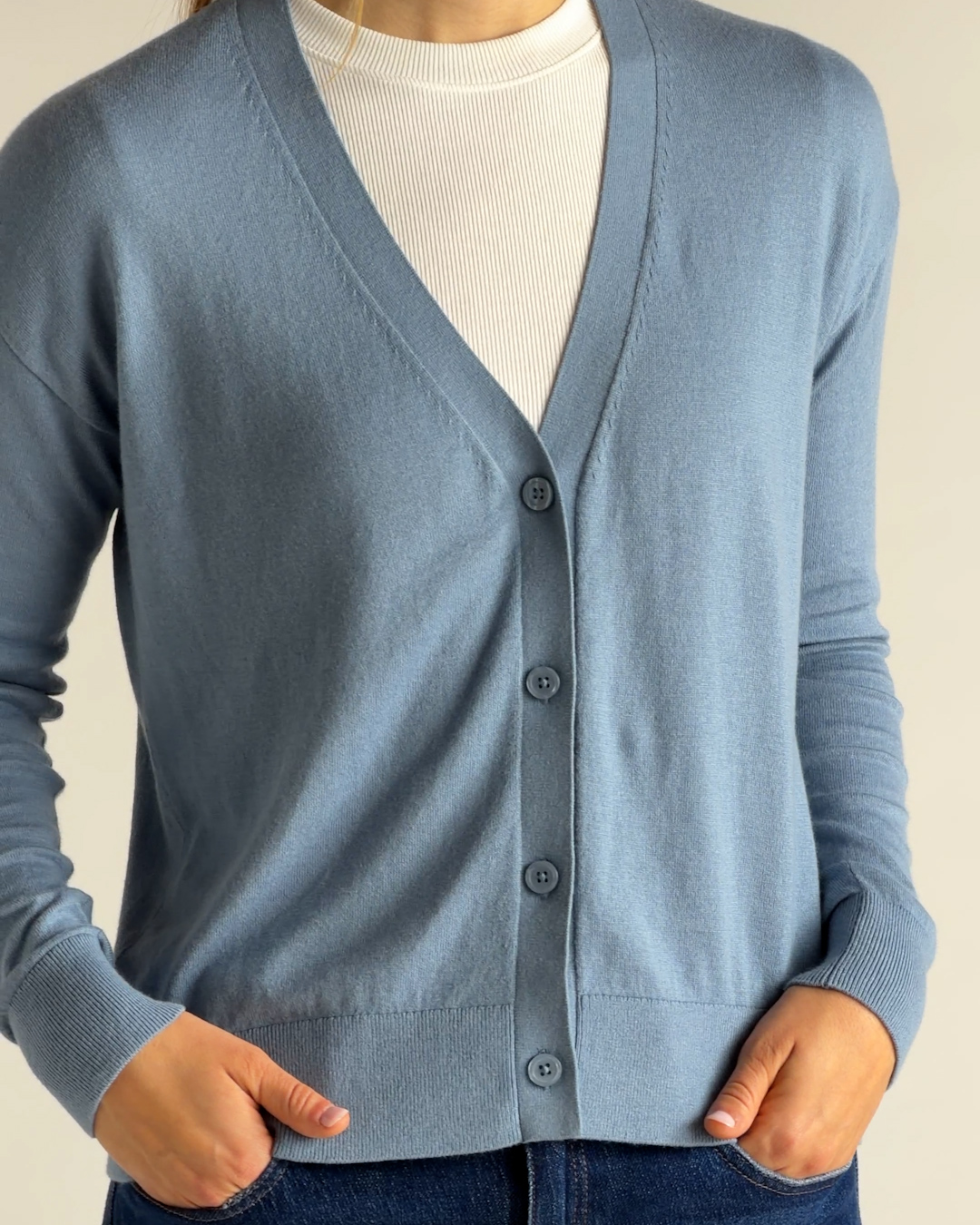 THUMB Women-s Lightweight Cotton Cashmere Cardigan Mountain Spring Blue 1.30 IH Shoot 4x5.00 00 00 10.Still001