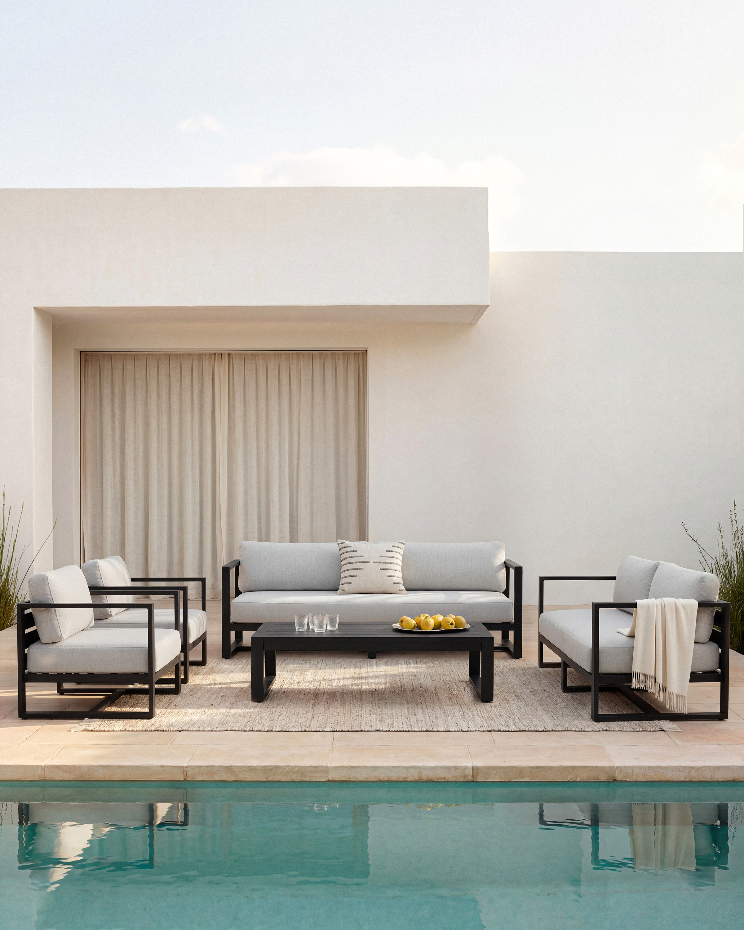 Linear Aluminum Outdoor Coffee Table - thumbnail 2