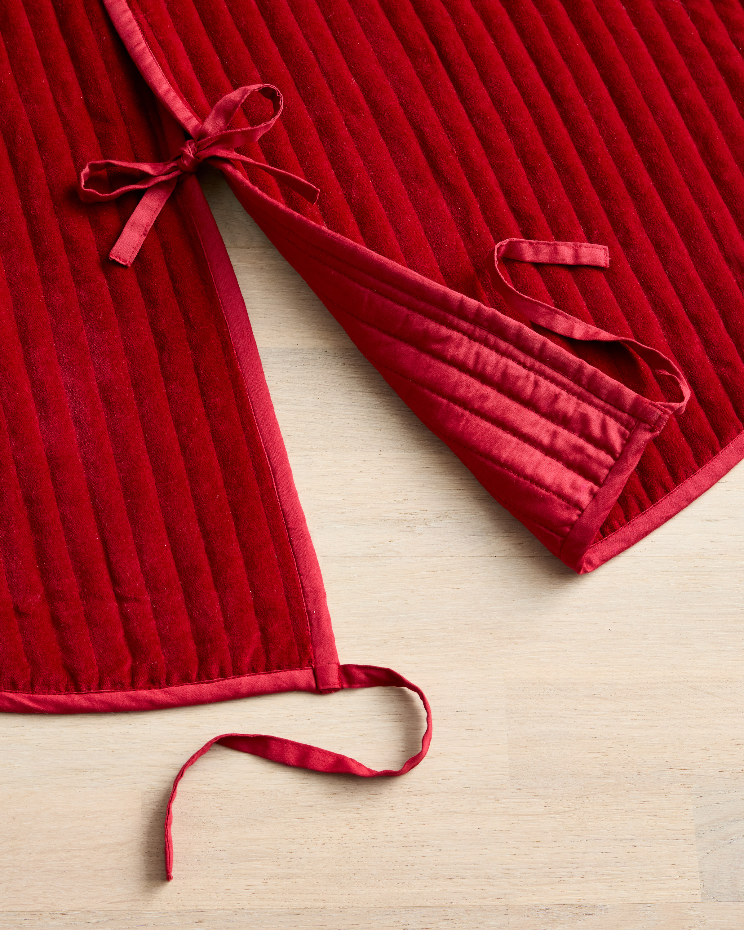 Cotton Velvet Tree Skirt - Red