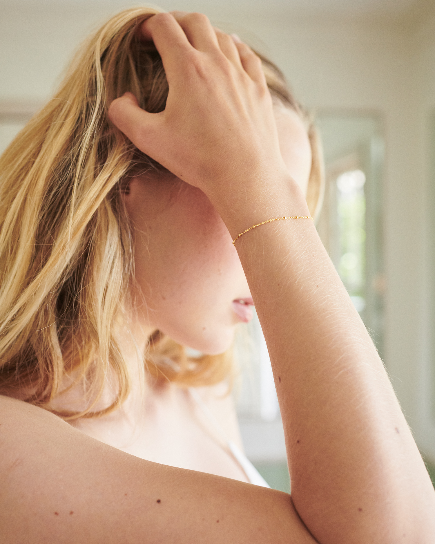 14K Gold Diamond Circle Bangle Bracelet