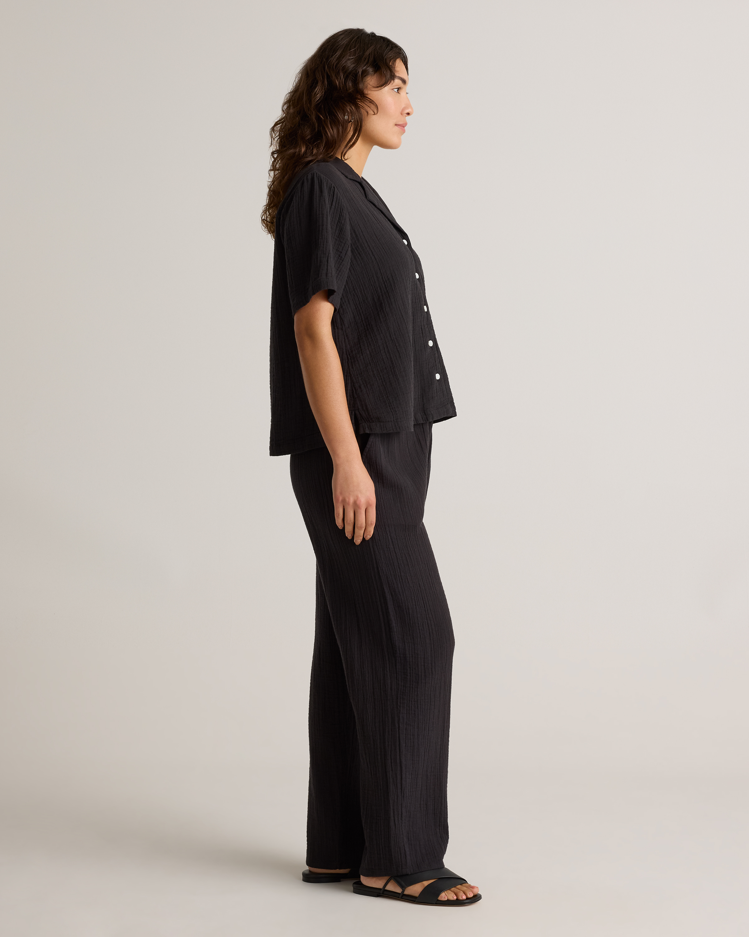 100% Organic Cotton Gauze Short Sleeve Shirt in Black