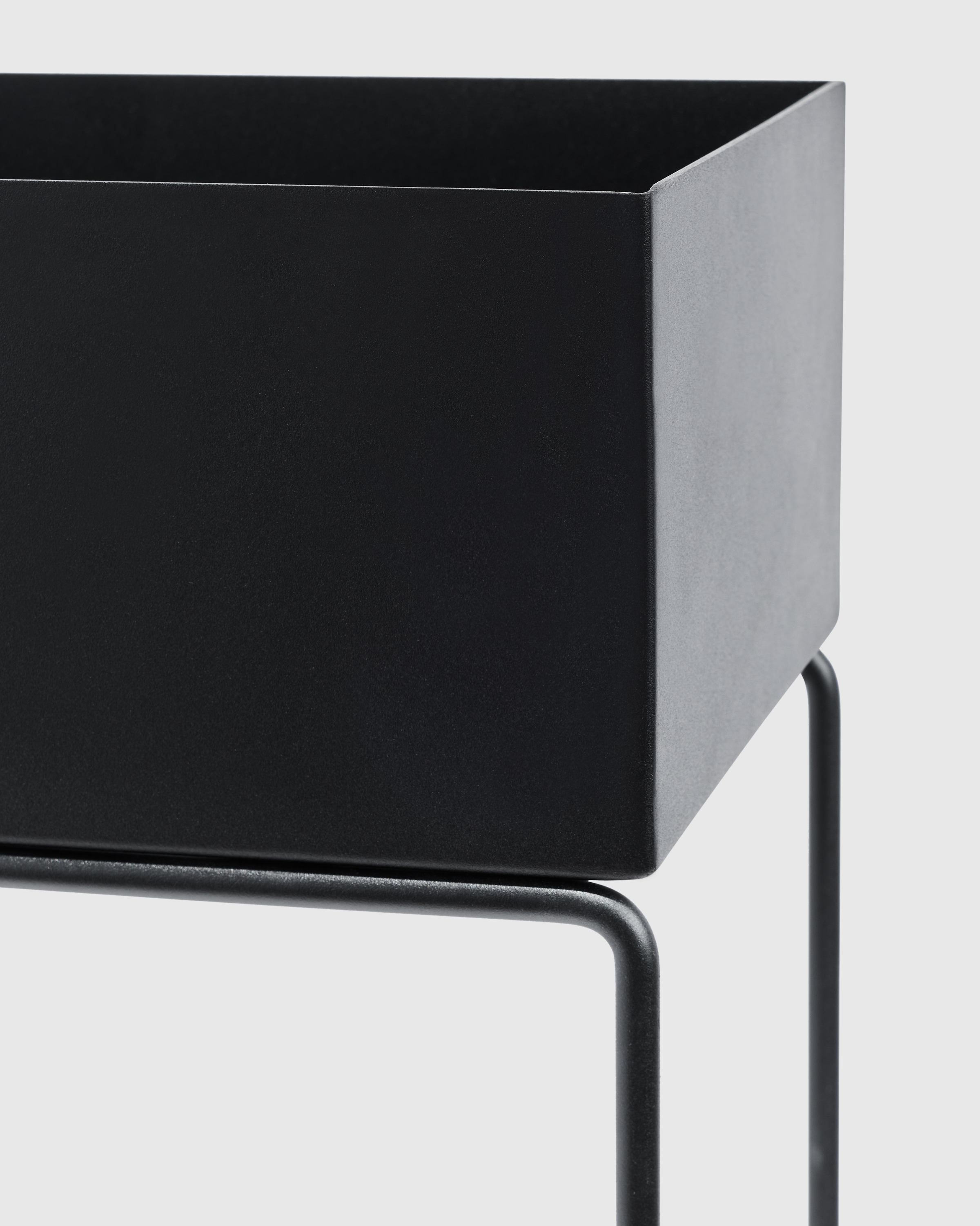 Powder Coated Steel Standing Plant Box - thumbnail 4