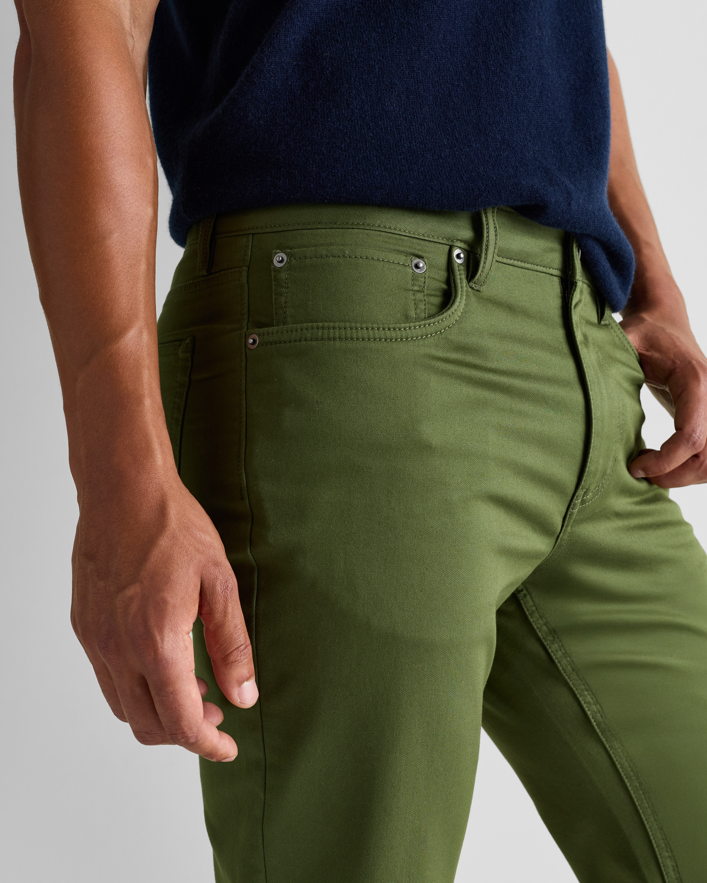 Comfort Stretch Traveler 5-Pocket Pants in Chive