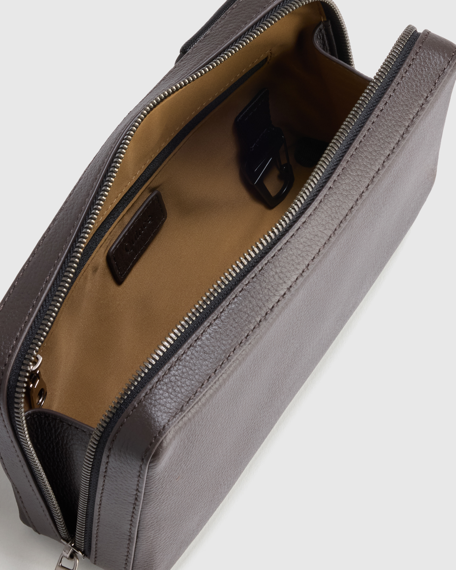 Excursion Italian Leather Sling - thumbnail 7