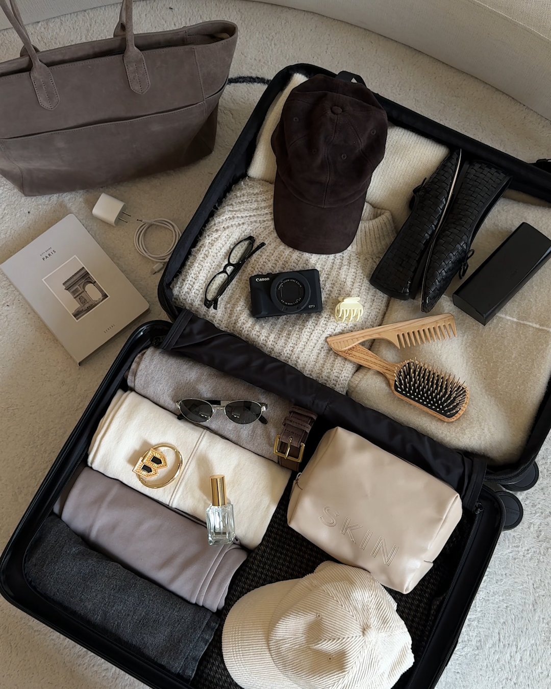 Expandable Medium Check-In Suitcase in Dark Green