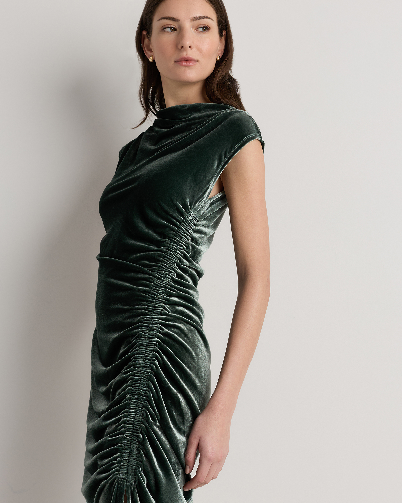 Women's Stretch Silk Velvet Ruched Midi Dress in Forest Green, Size 4 by Quince