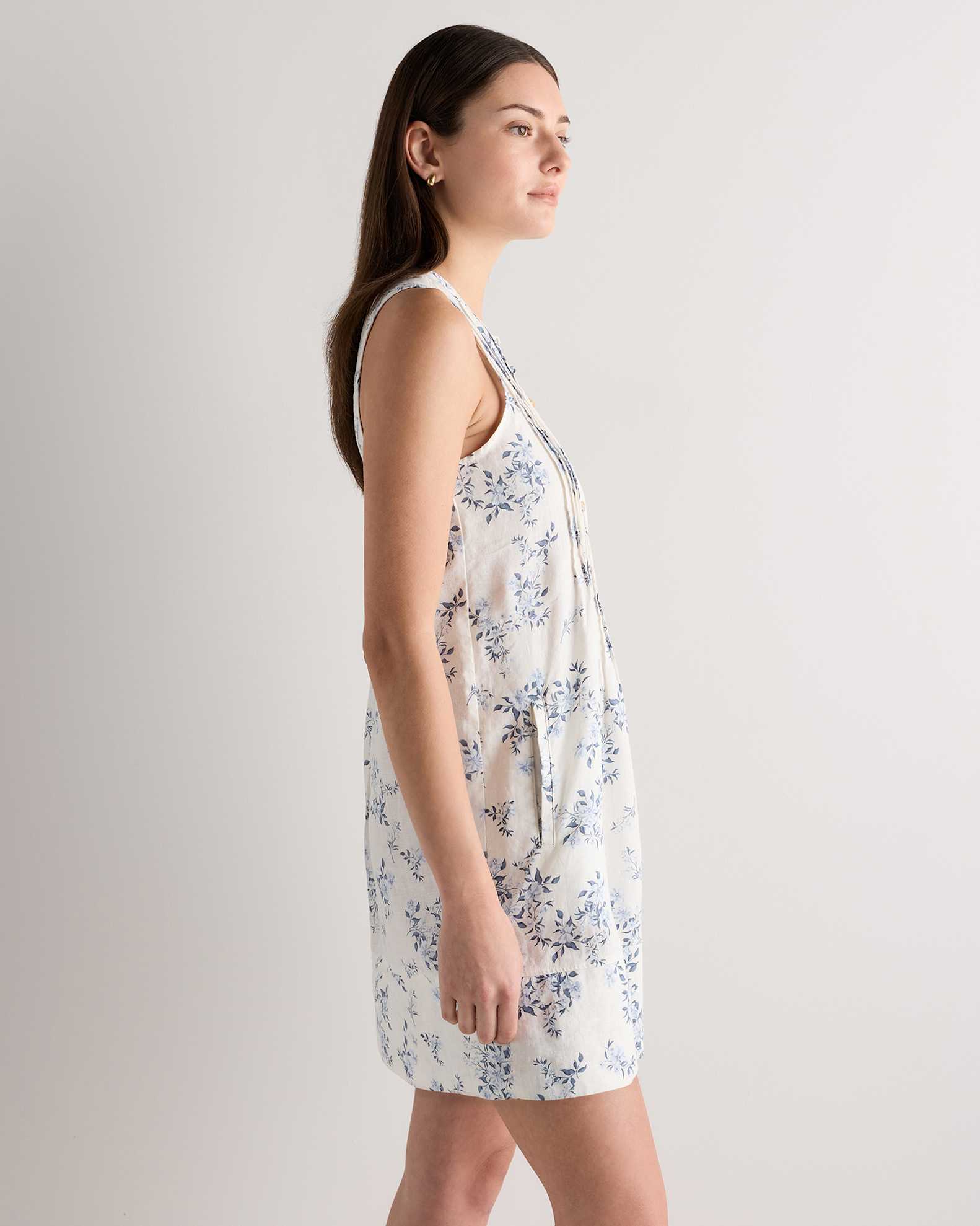 100% European Linen Sleeveless Swing Dress in Ivory Porcelain Blue Petite Floral 100% European Linen Sleeveless Swing Dress in Ivory Porcelain Blue Petite Floral