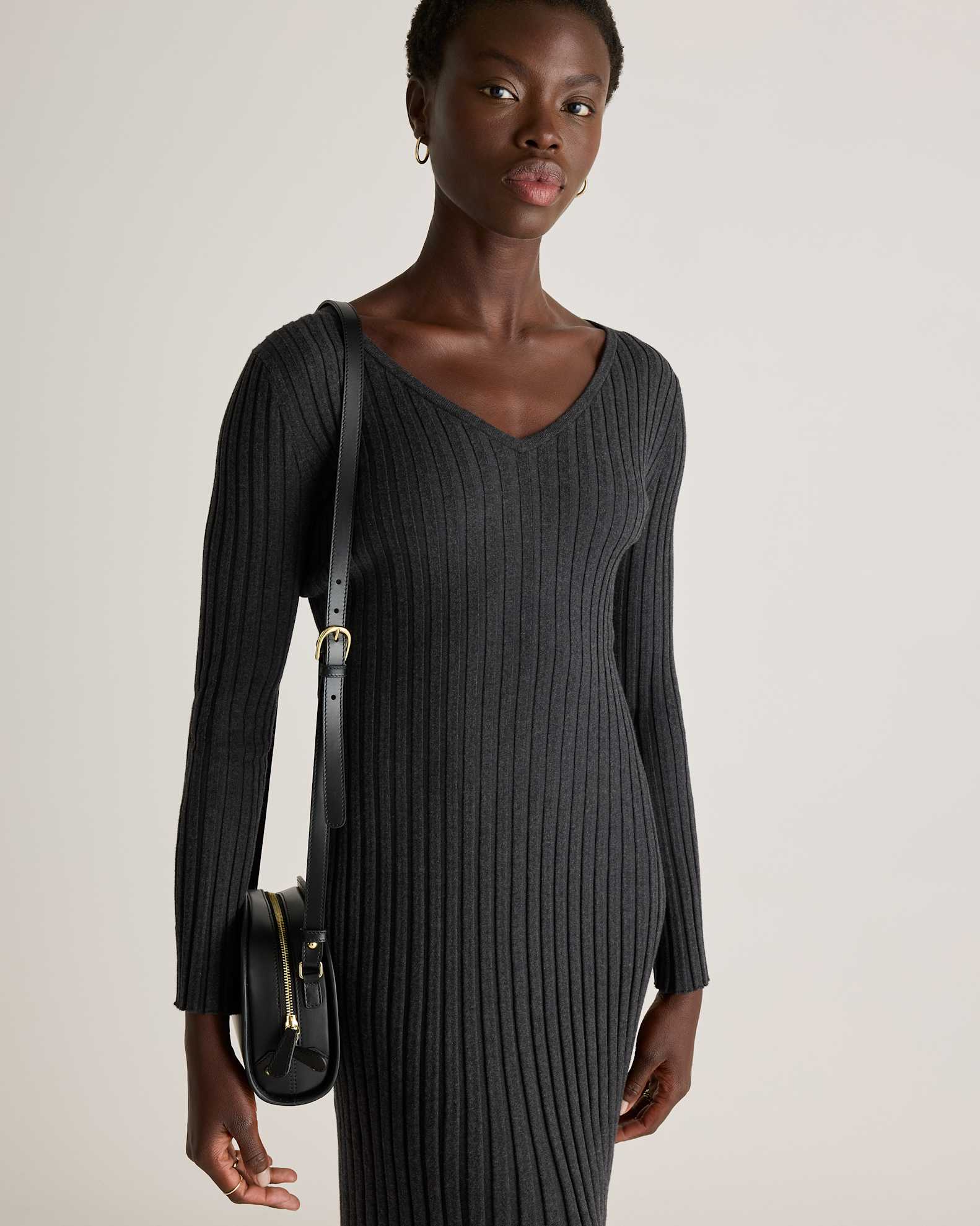 Quince Women's Ribbed Long Sleeve V-Neck Midi Dress in Heather Charcoal, Medium Size, Cotton Cashmere Blend Quince Women's Ribbed Long Sleeve V-Neck Midi Dress in Heather Charcoal, Medium Size, Cotton Cashmere Blend