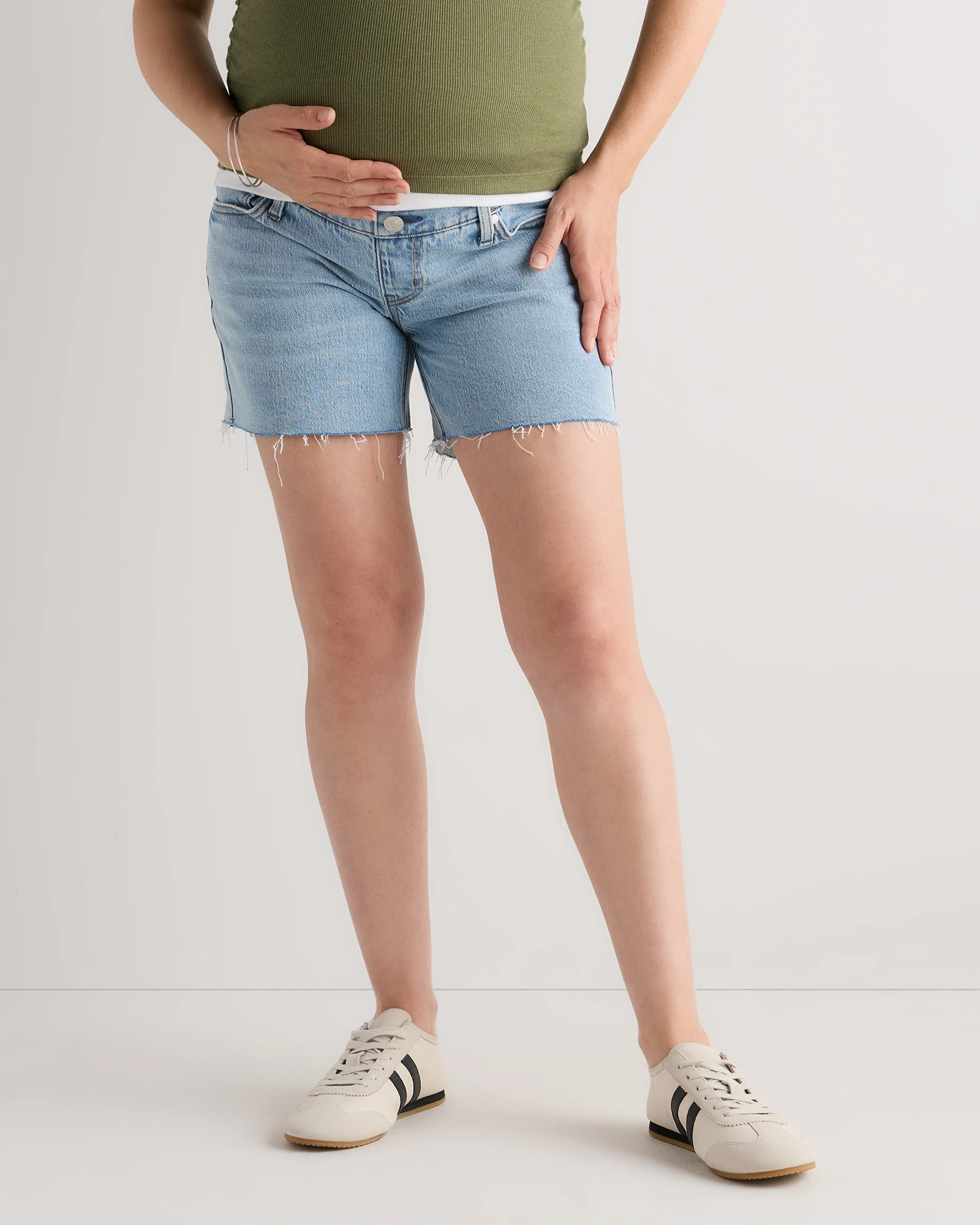 Lila Stretch Maternity Vintage Shorts