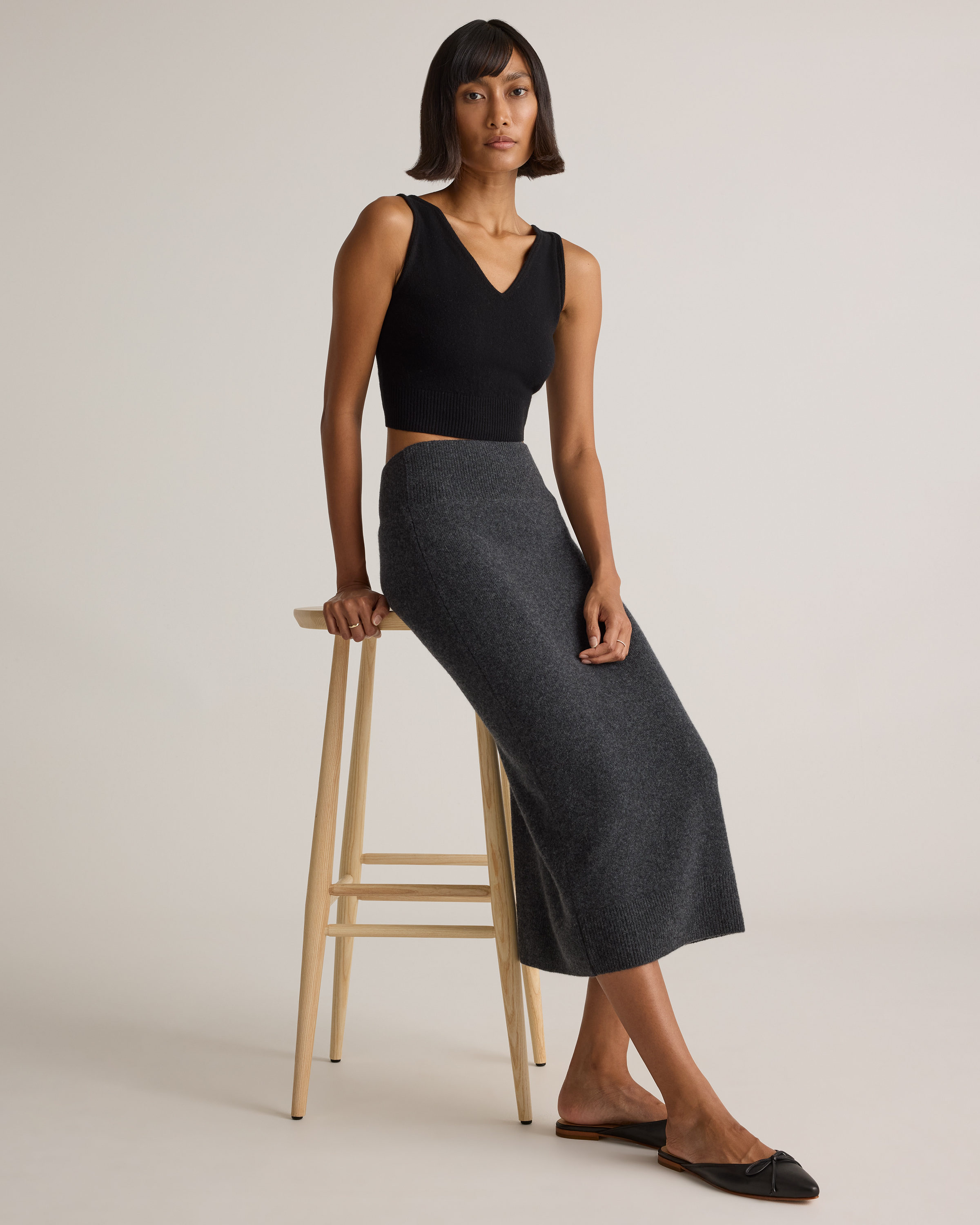 Mongolian Cashmere Fitted Midi Skirt in Heather Charcoal