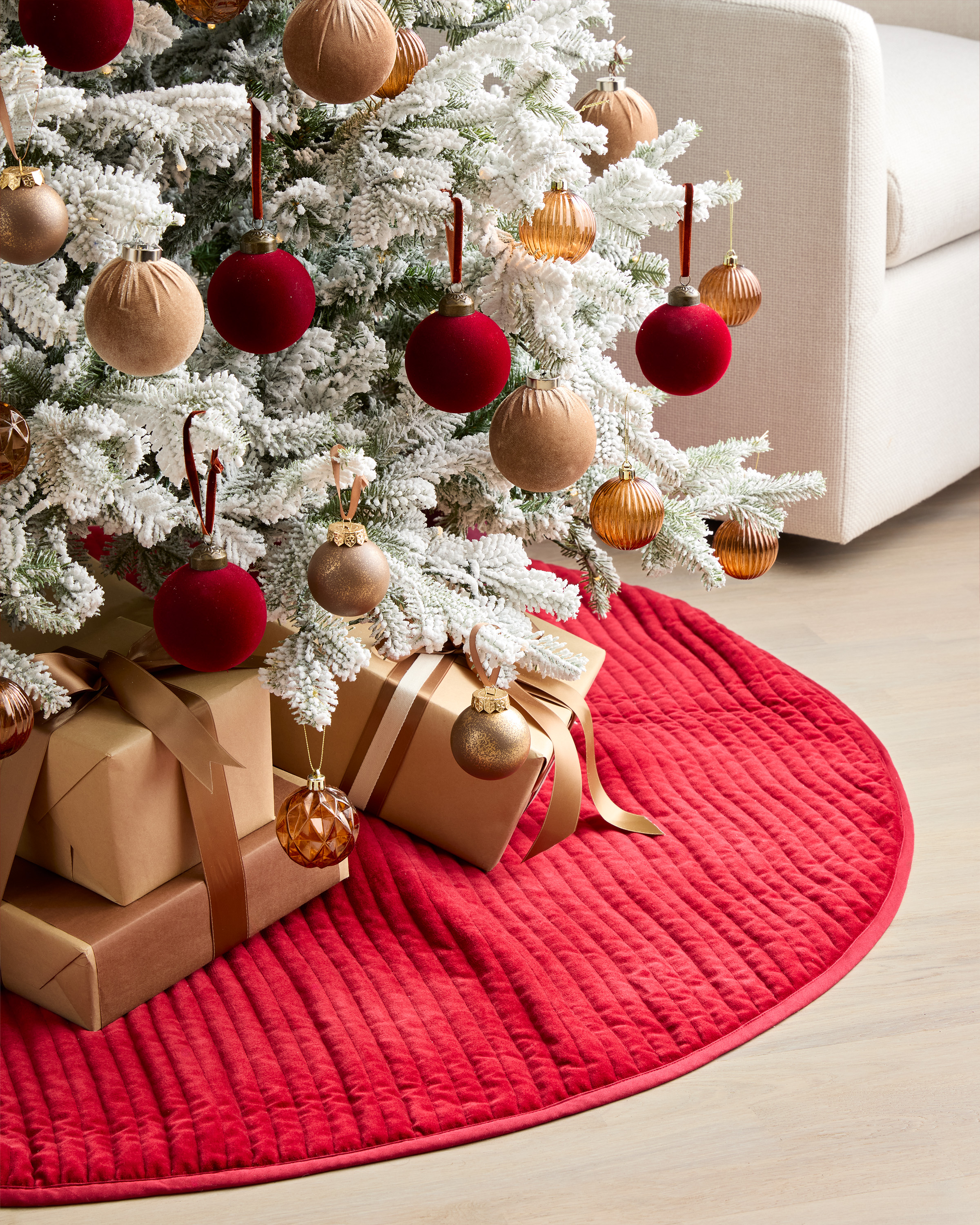 Cotton Velvet Tree Skirt in Red