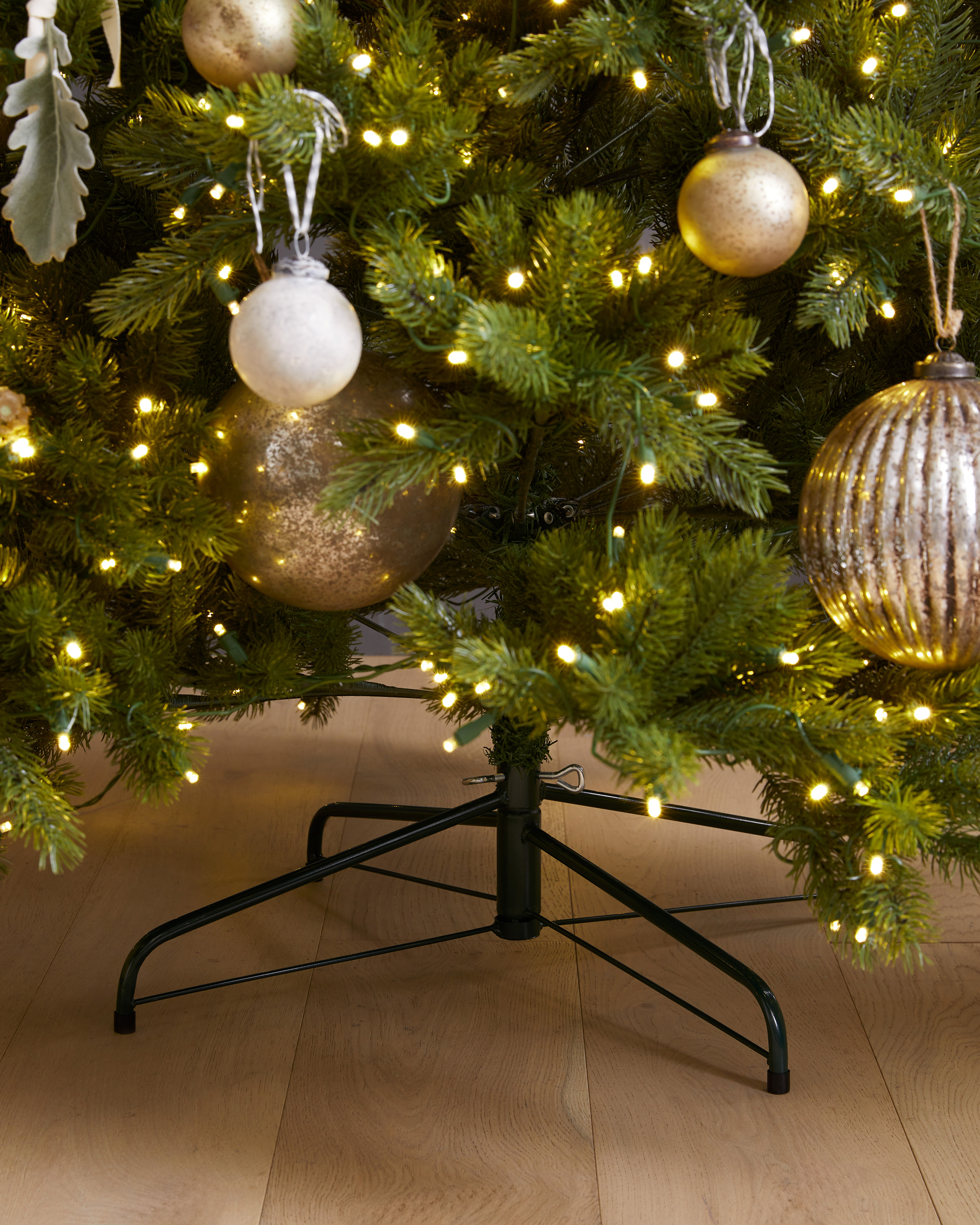 ChristmasTree WhiteSpruce 240