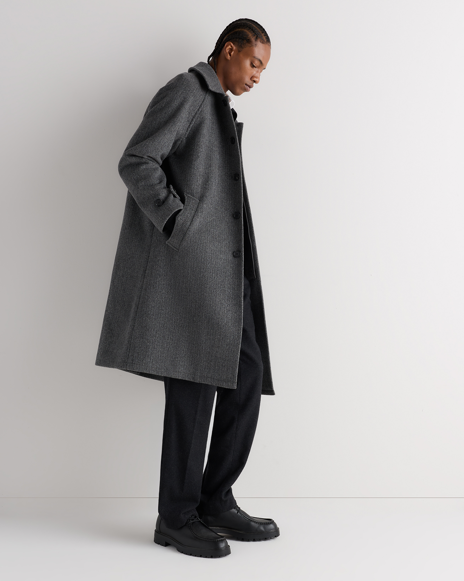 Men's Wool Cashmere Balmacaan Overcoat in Charcoal Herringbone