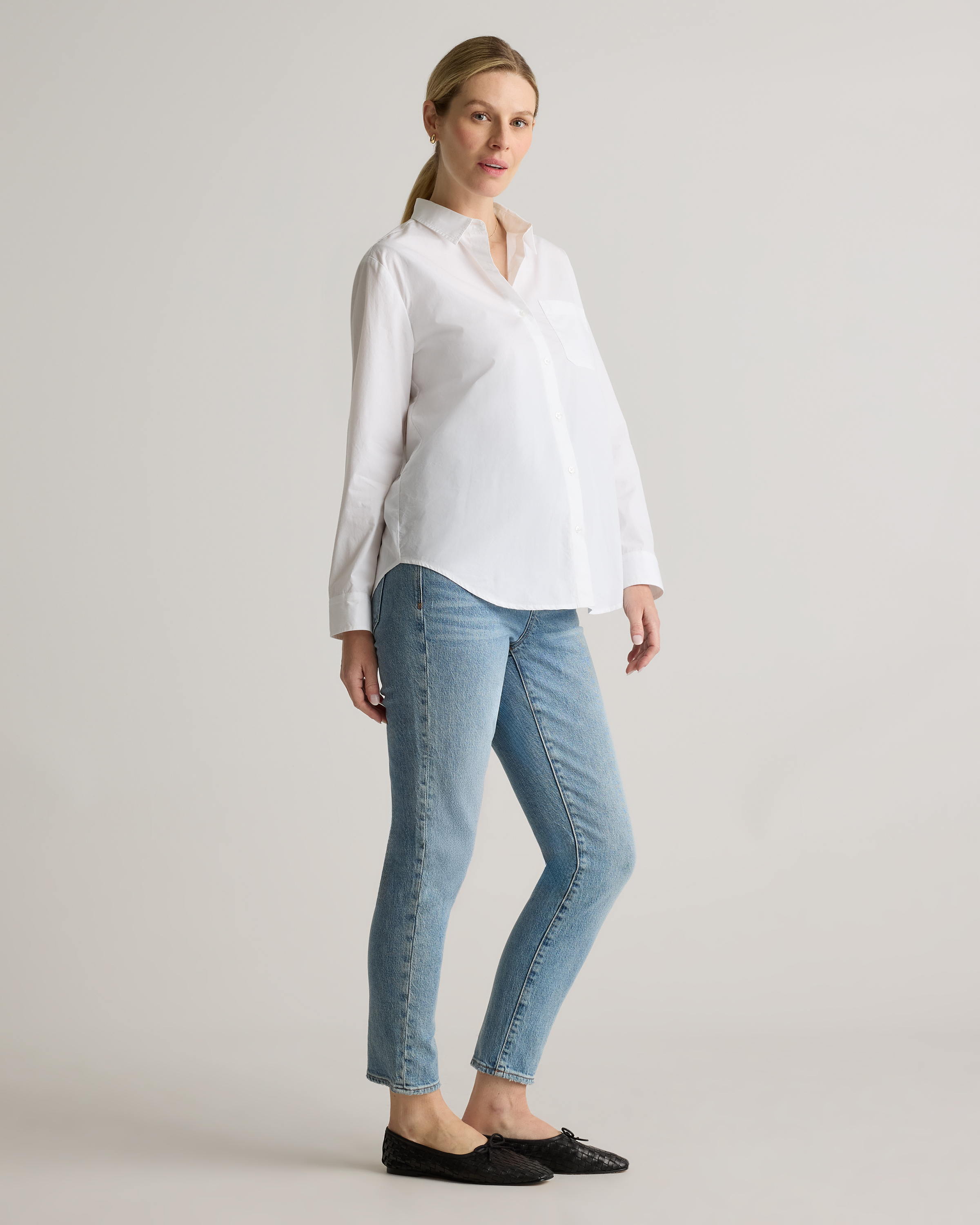 売れ筋商品|||マザーフッドマタニティ カットソー トップス レディース Maternity Long Sleeve Button-Up Poplin Shirt - Motherhood White Women's Long Sleeve Button-Up Poplin Shirt - White - Size