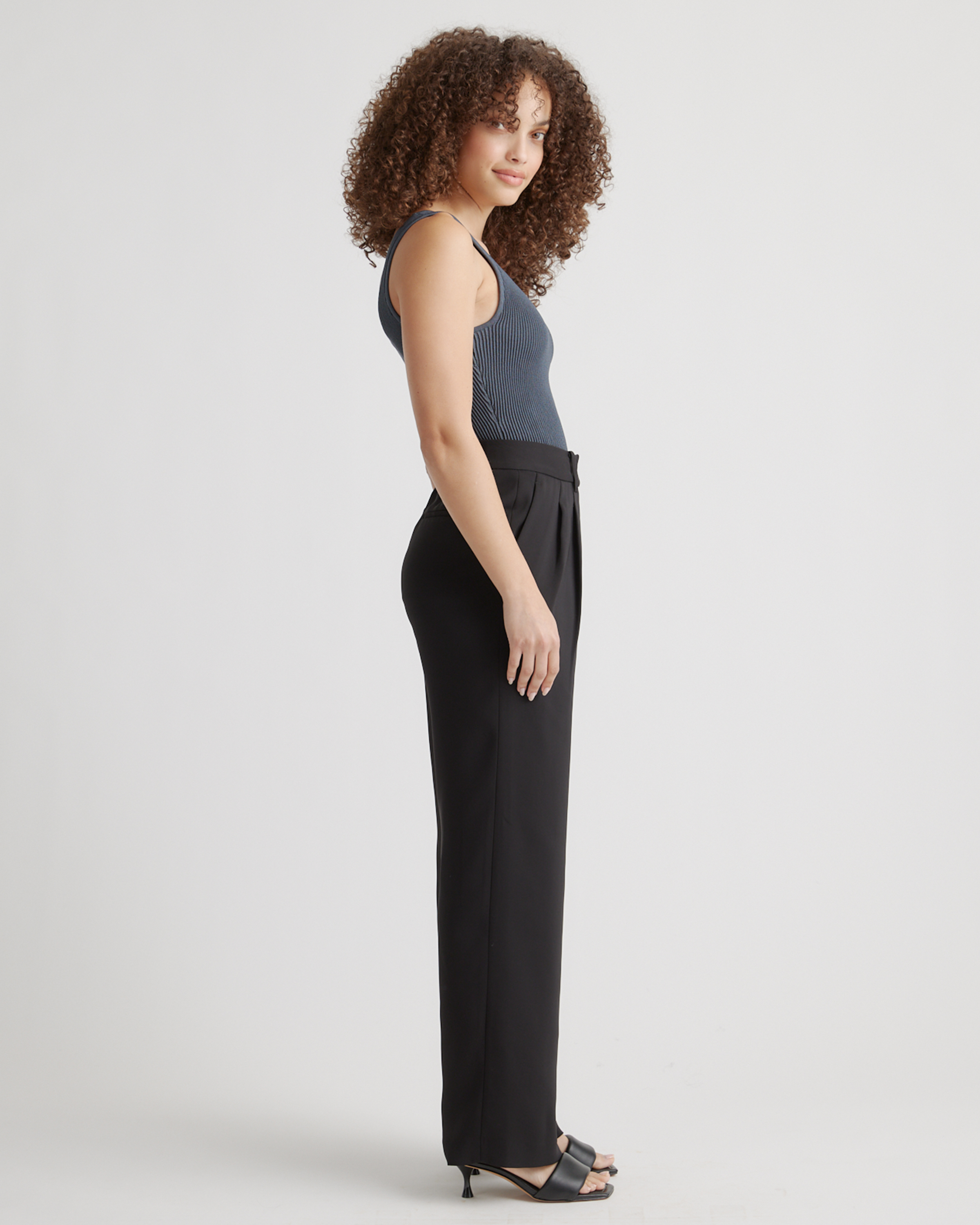 Stretch Crepe Pleated Wide Leg Pants in Black