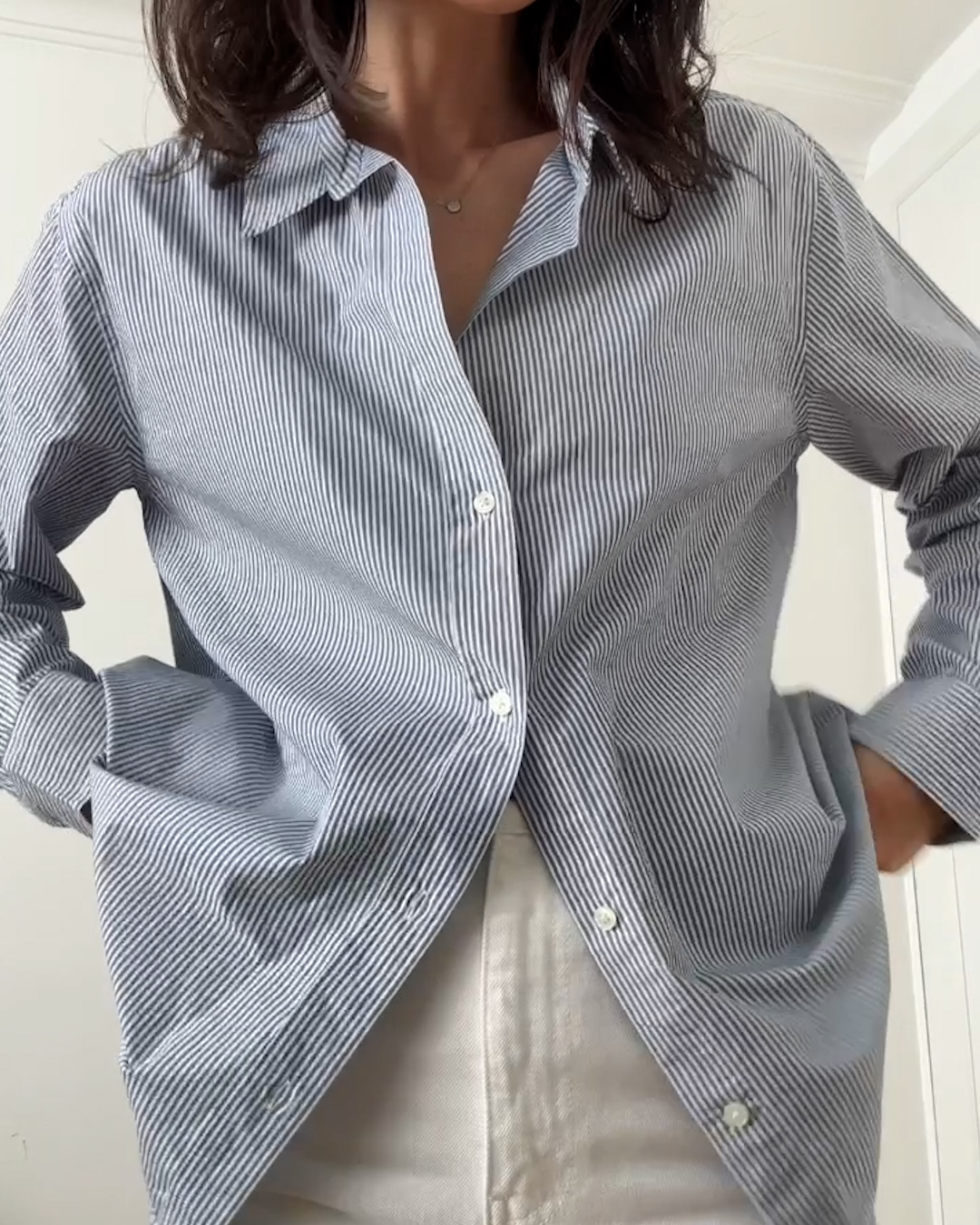 100- Organic Cotton Poplin Long Sleeve Shirt Light Blue Stripe Jamie-Lee Burns 4x5 Thumbnail