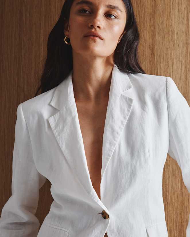 In Studio Linen Editorial 08-1605 EDITED