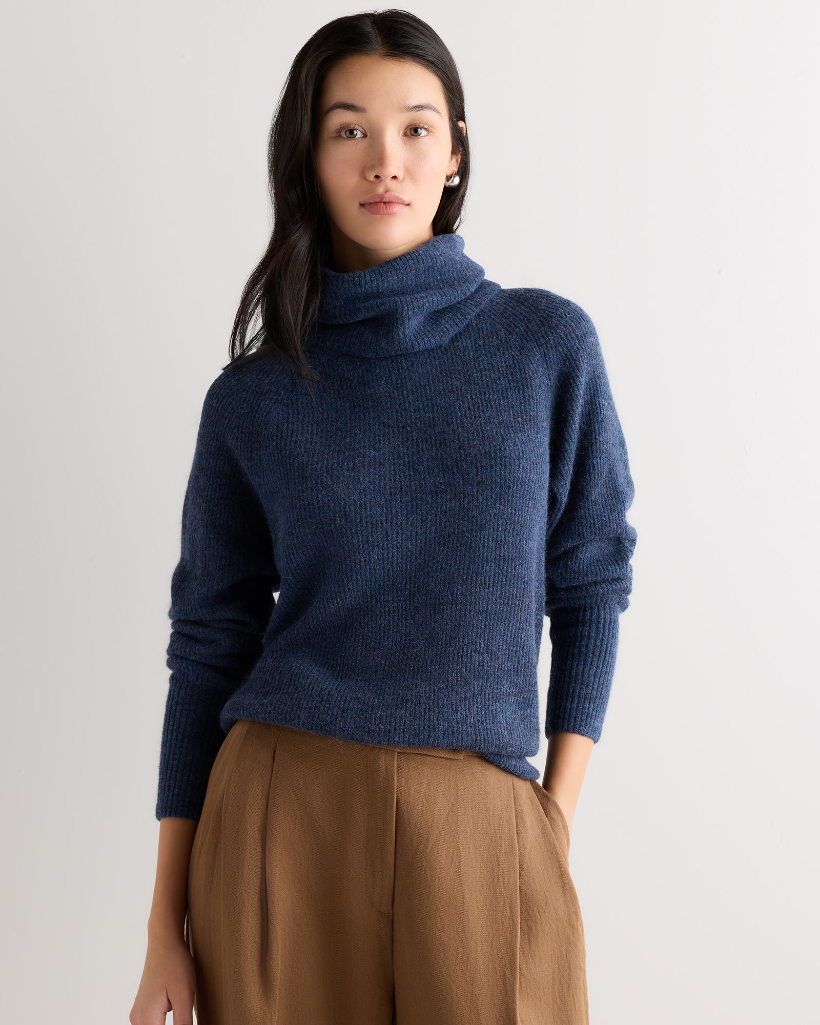 Carbon Blue Col roulé léger en bébé alpaga pour femme