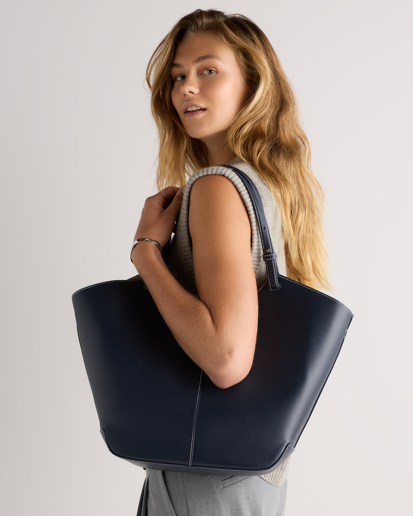 W-BAG-186-DEENAV-02 EDITED