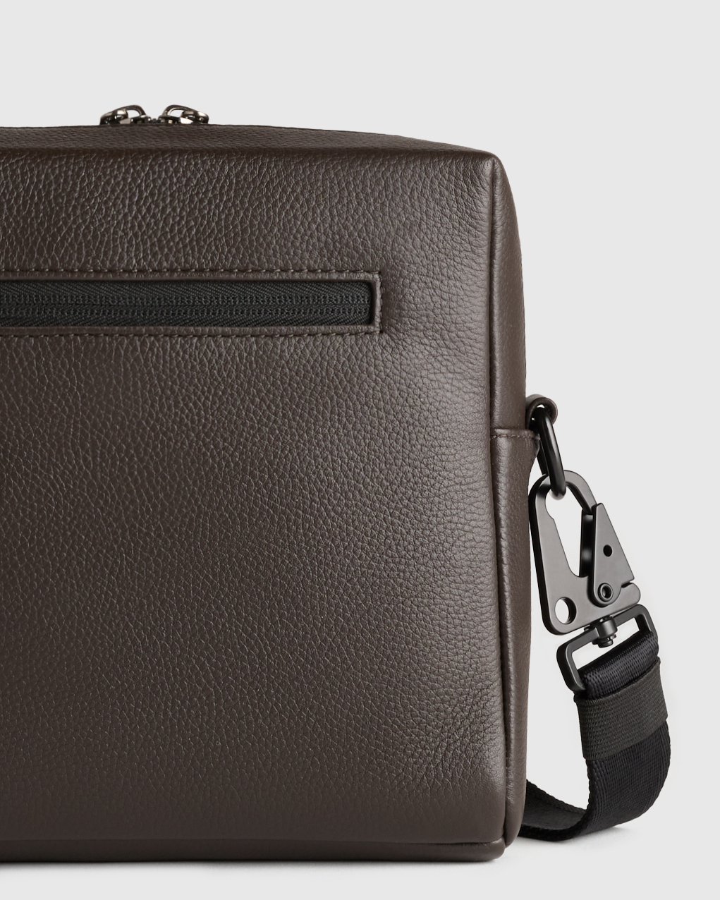 Excursion Italian Leather Crossbody Bag - thumbnail 8