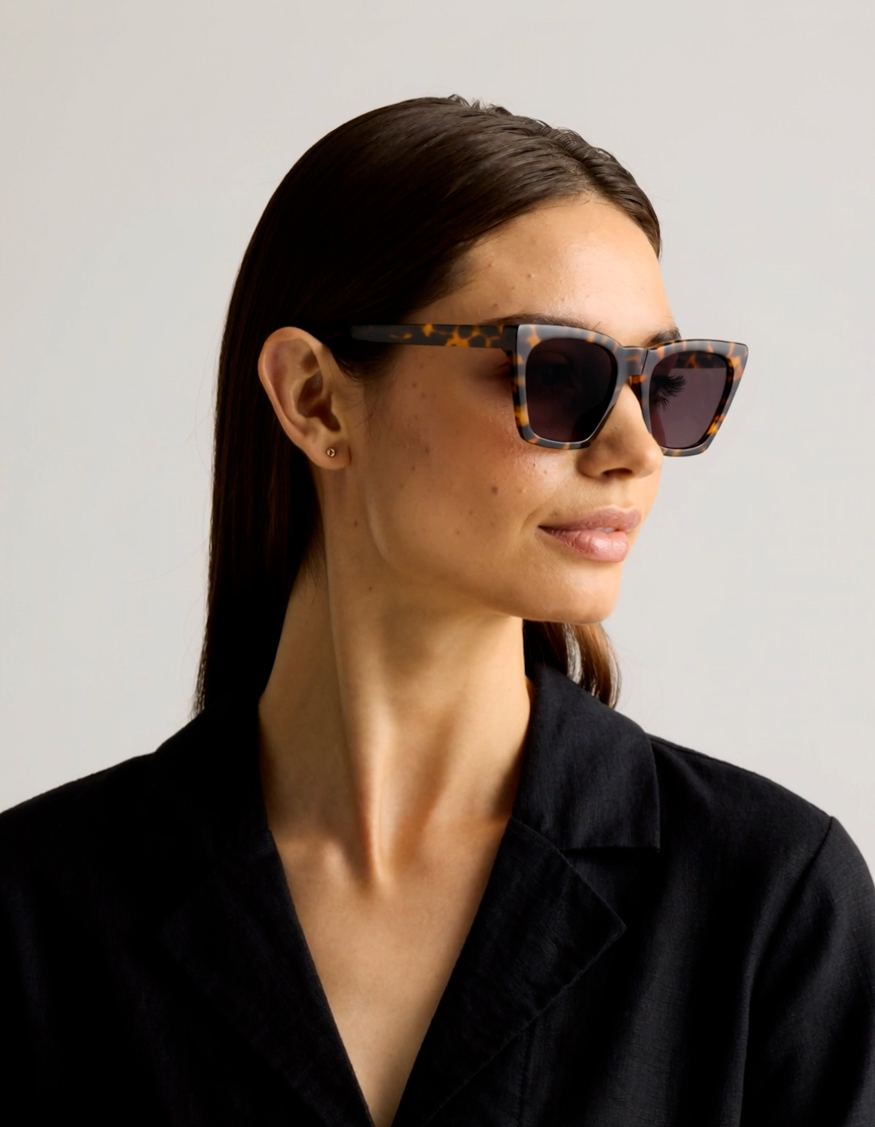 Capri Polarized Acetate Sunglasses.00 00 04 20.Still006