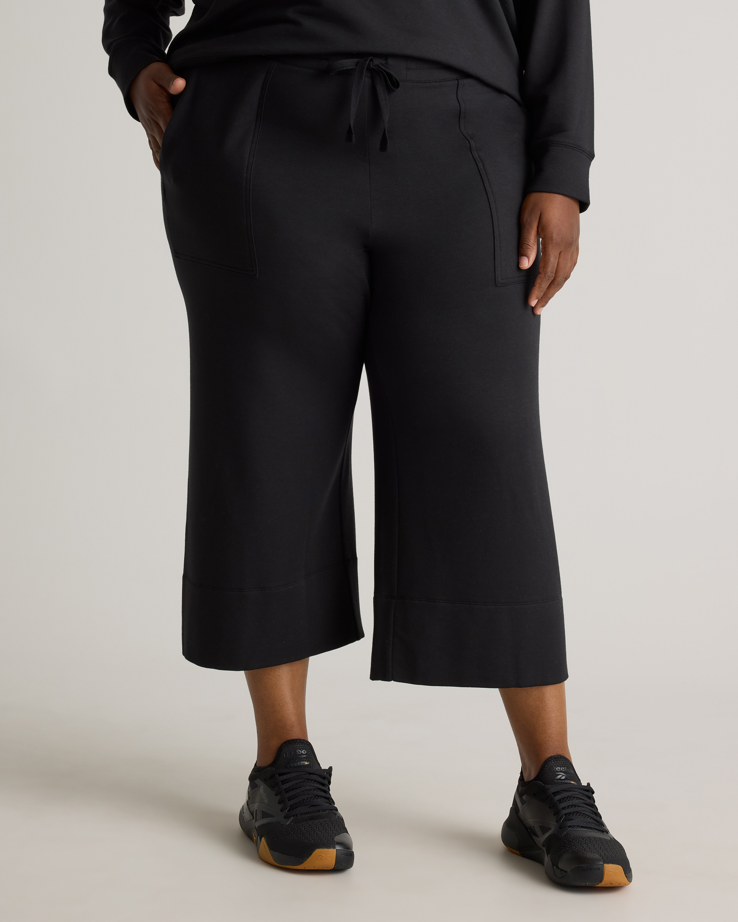 【SCENERITY】Fleece Wide Pants Cozy Fleece Wide Leg Cargo Sweatpant - Fabletics