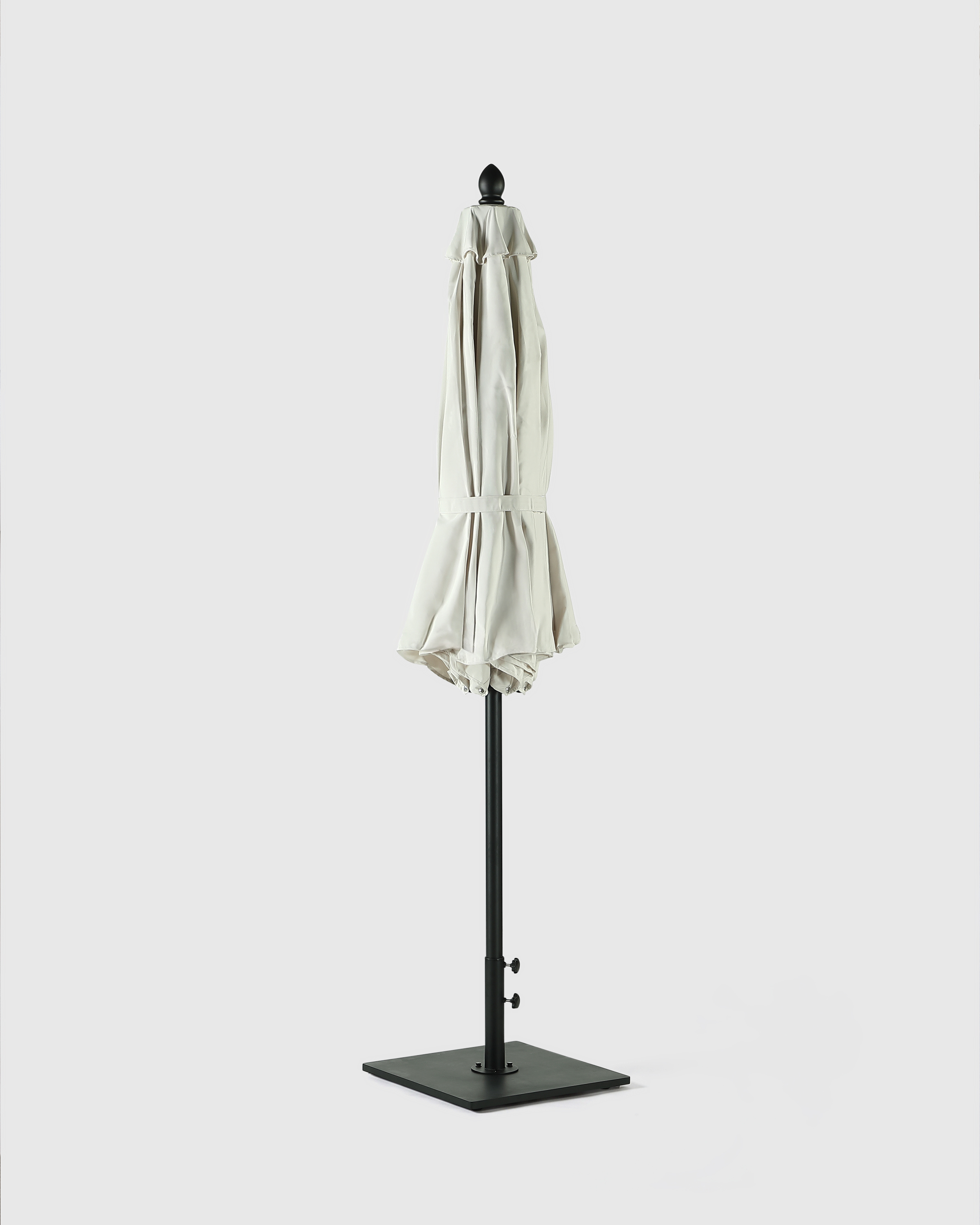 9' Round Sunbrella Outdoor Umbrella and Base - thumbnail 4