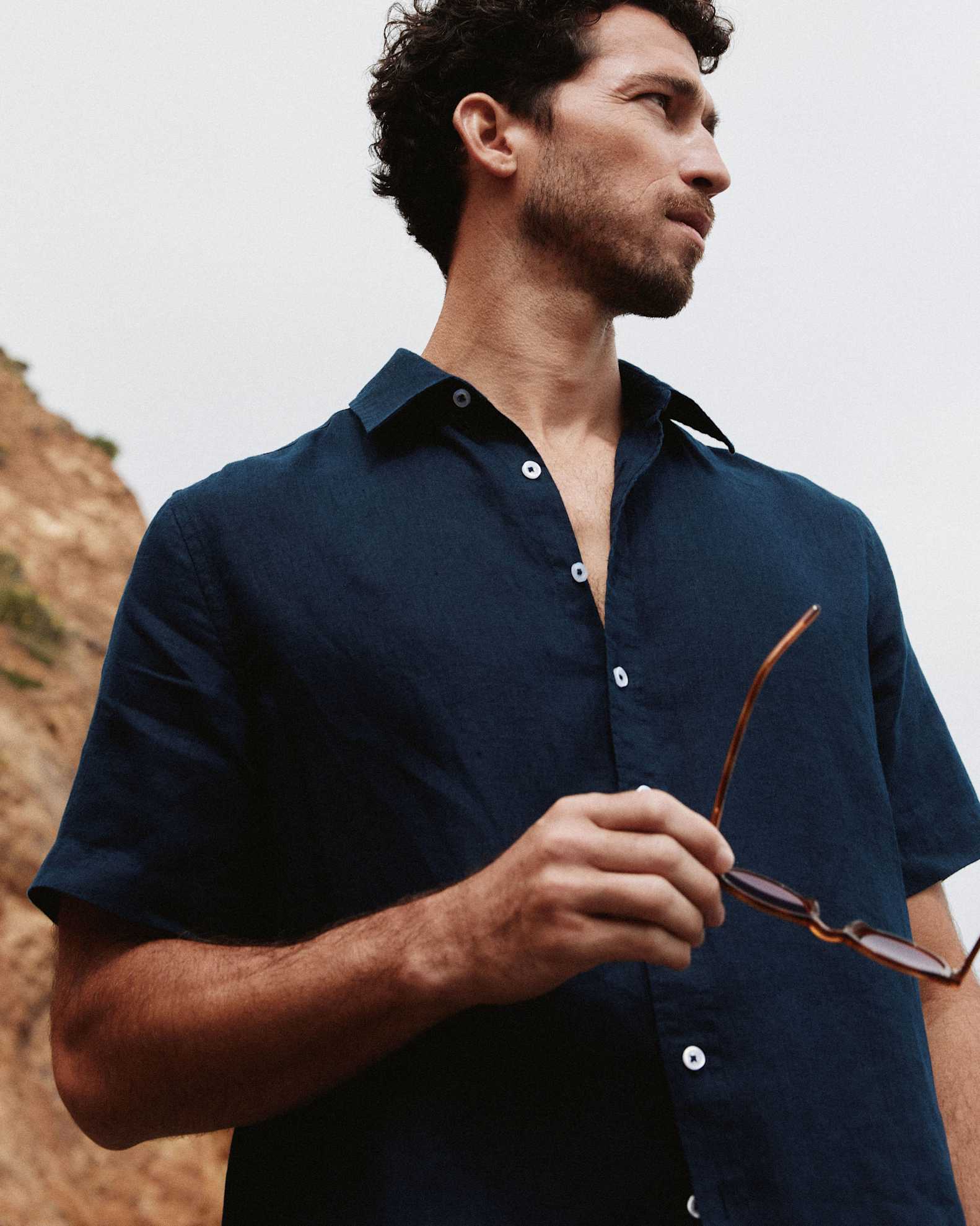 Men's 100% European Linen Relaxed Short Sleeve Shirt in Deep Navy, Size XS by Quince Men's 100% European Linen Relaxed Short Sleeve Shirt in Deep Navy, Size XS by Quince