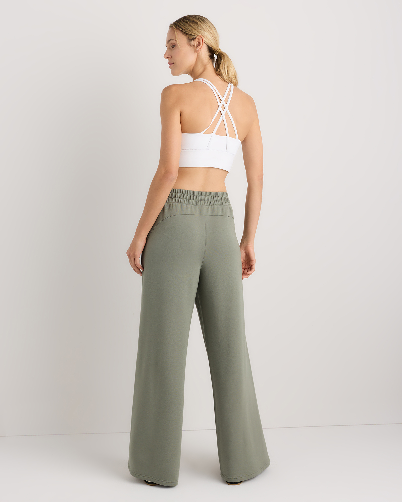 SUEDE LIKE STADIUM JAMPER　PANTS/34サイズ SuperSoft Fleece Wide Leg Pants in Smoked Thyme Green