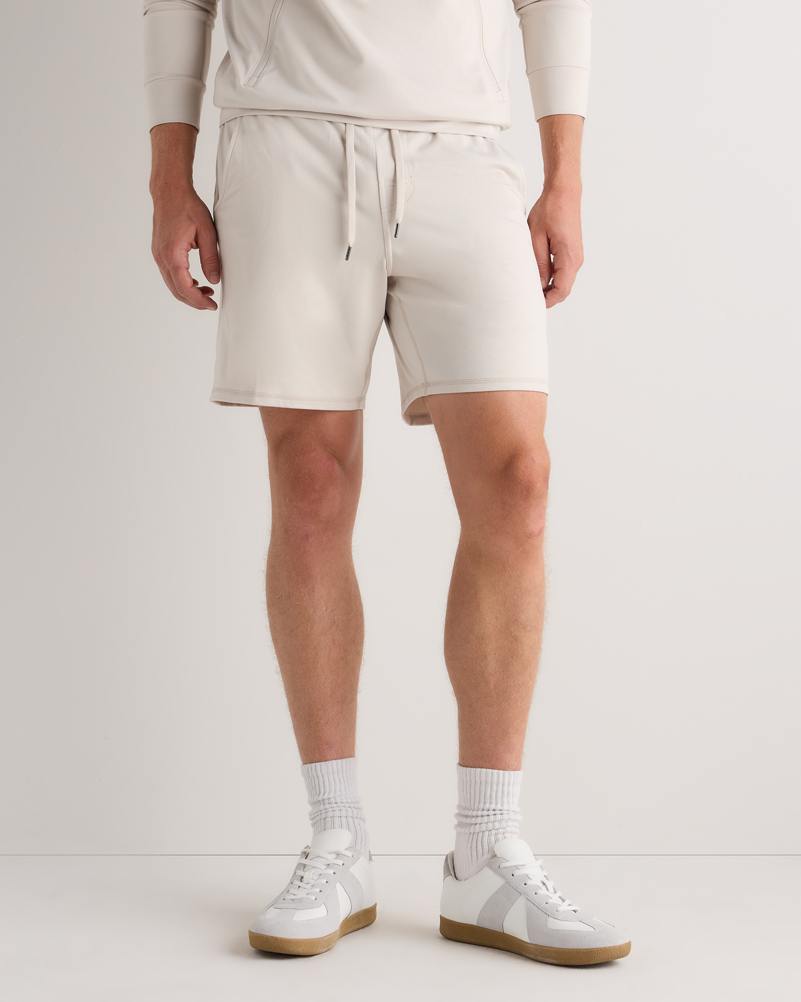 Solid Chalk Flowknit Performance Shorts - 7.5"