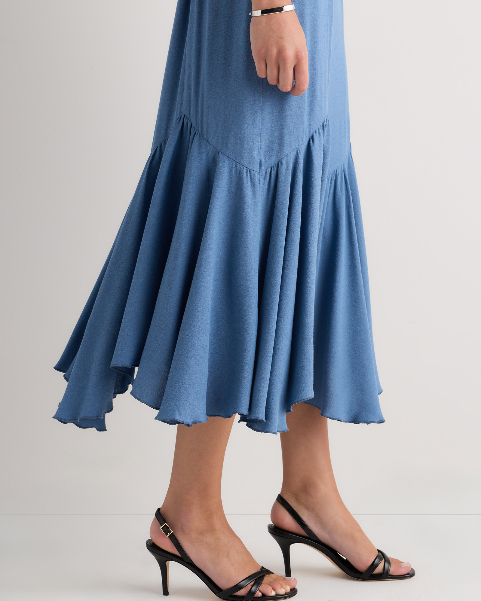 W-DRS-215-MOOBLU 02 EDITED