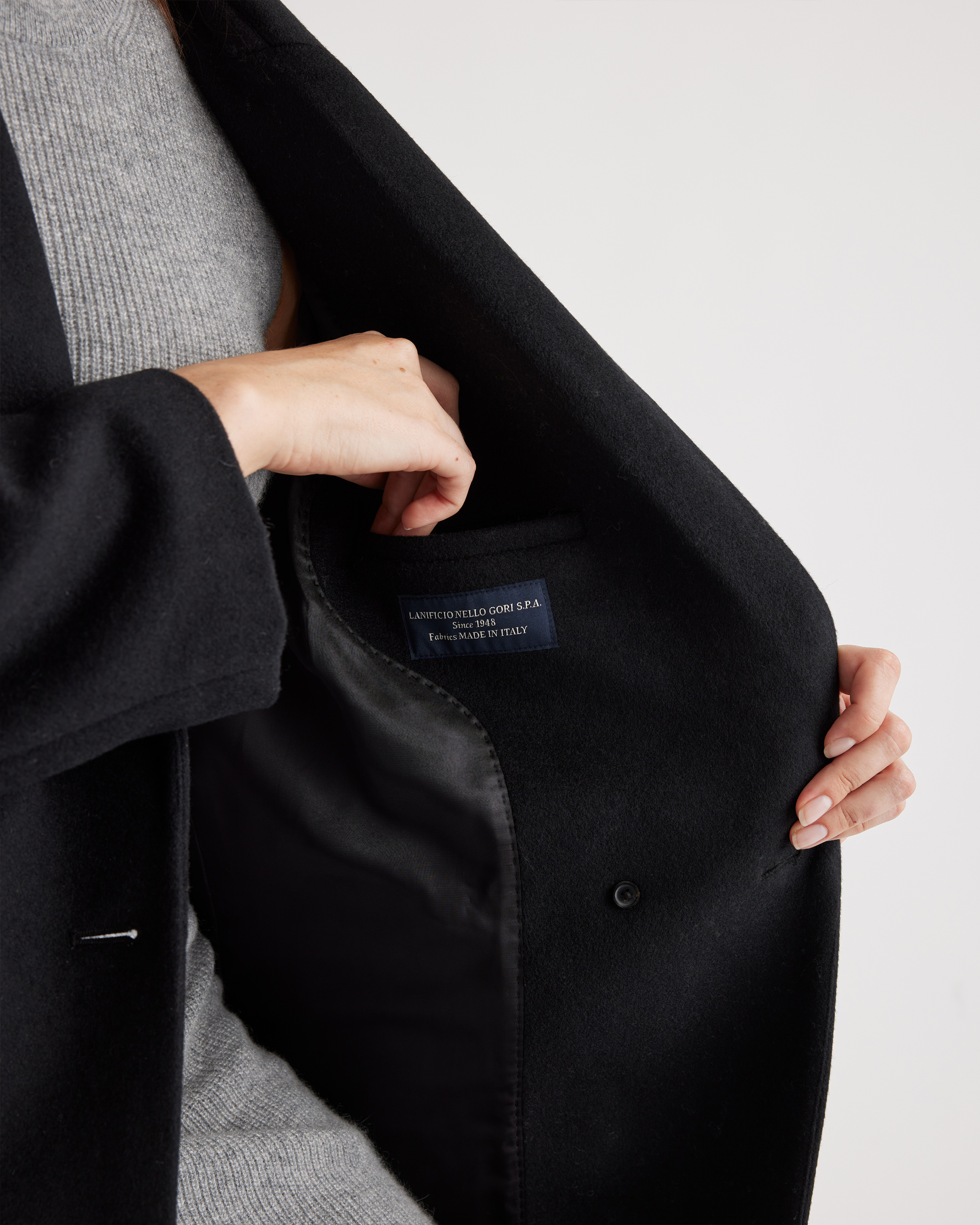 Italian Wool Classic Single-Breasted Coat in Black