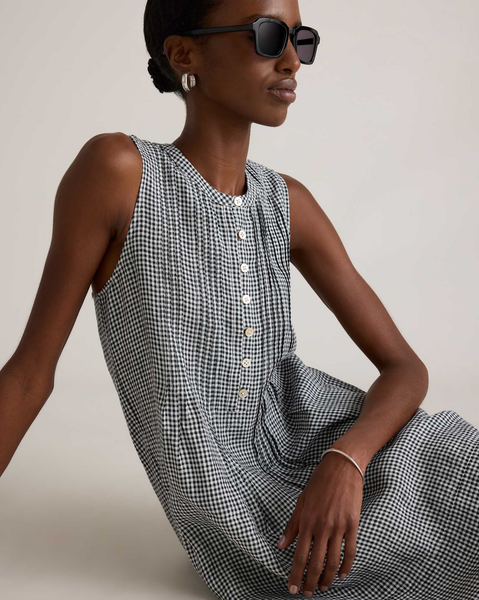Quince Women's Sleeveless Swing Dress, 100% European Linen, Classic Mini Gingham, Size Small Quince Women's Sleeveless Swing Dress, 100% European Linen, Classic Mini Gingham, Size Small