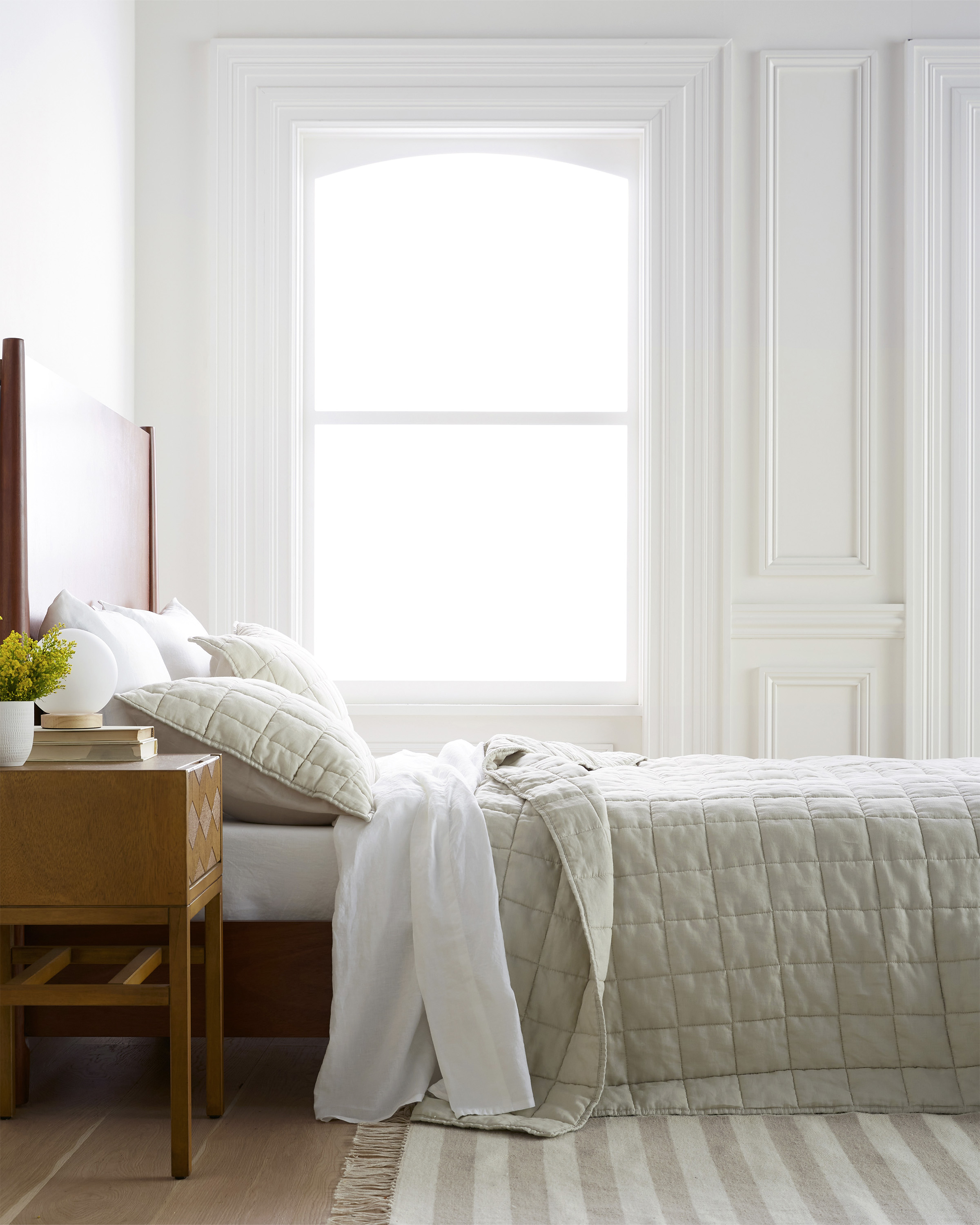 Ivory European Linen Box Quilt