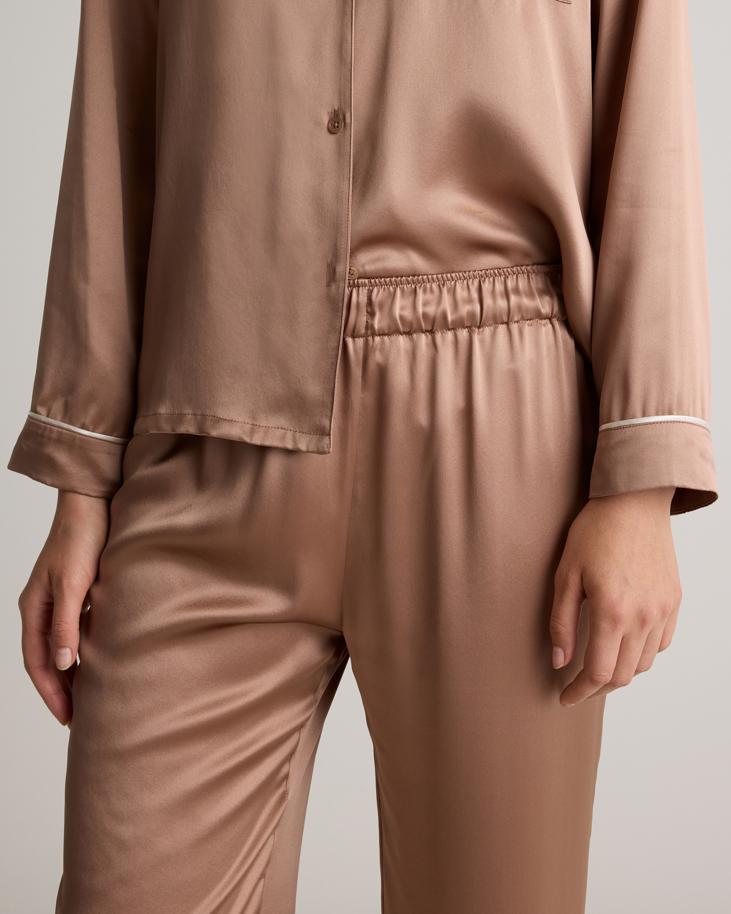 パンツ Toucan Print Pyjama Silk Pants Cotton two-tone printed pants - Women | MANGO USA