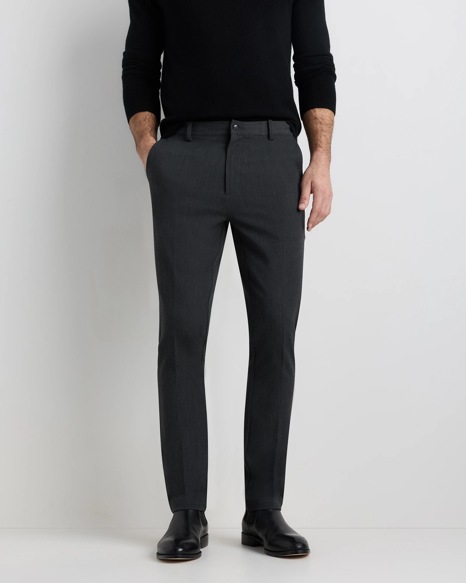 Quince Ultra-Stretch 24/7 Smart Chino - Straight in Dark Charcoal