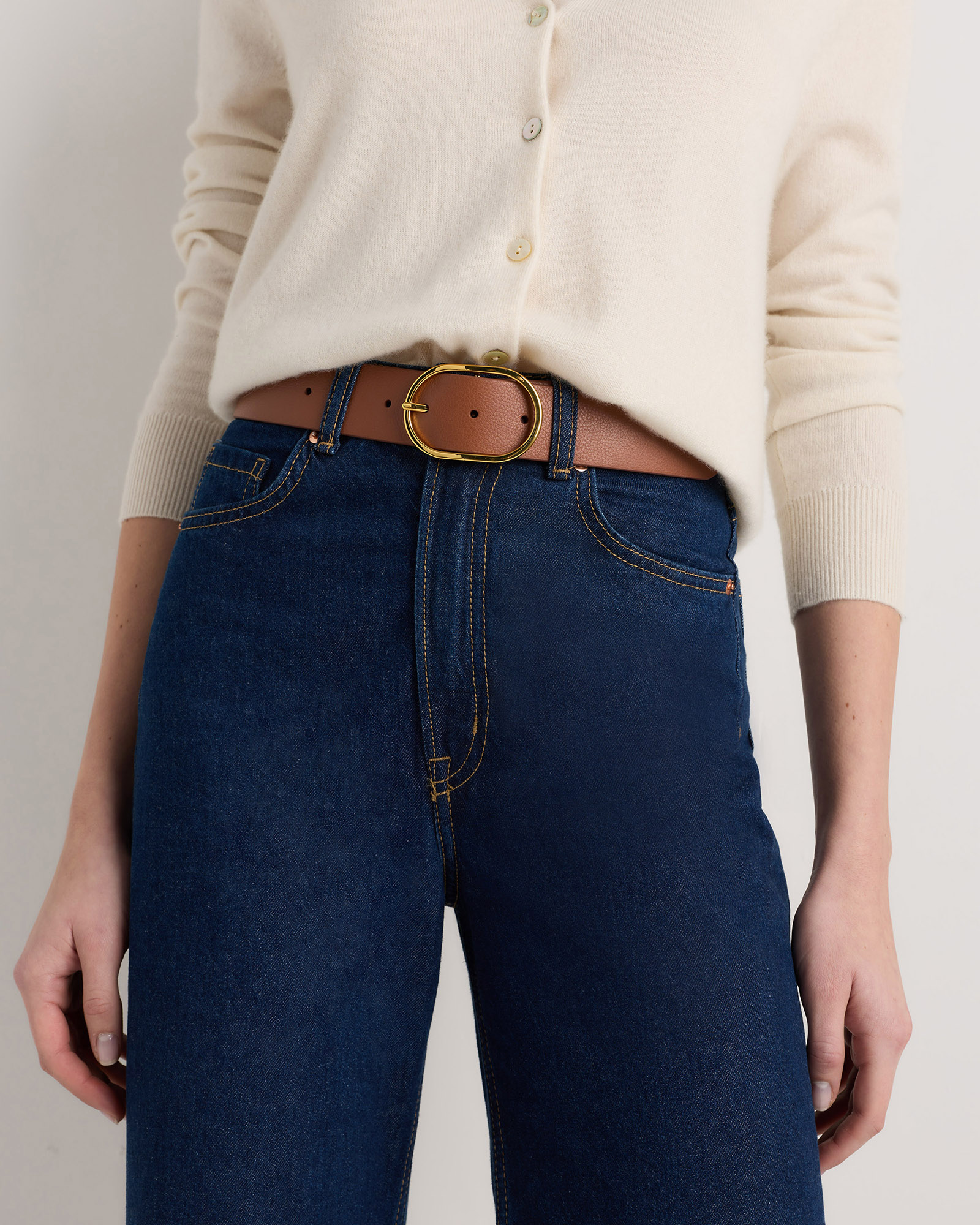 Quince Cleo Oval European Leather Belt - Mushroom Cleo Oval European Leather Belt in Black main image 2