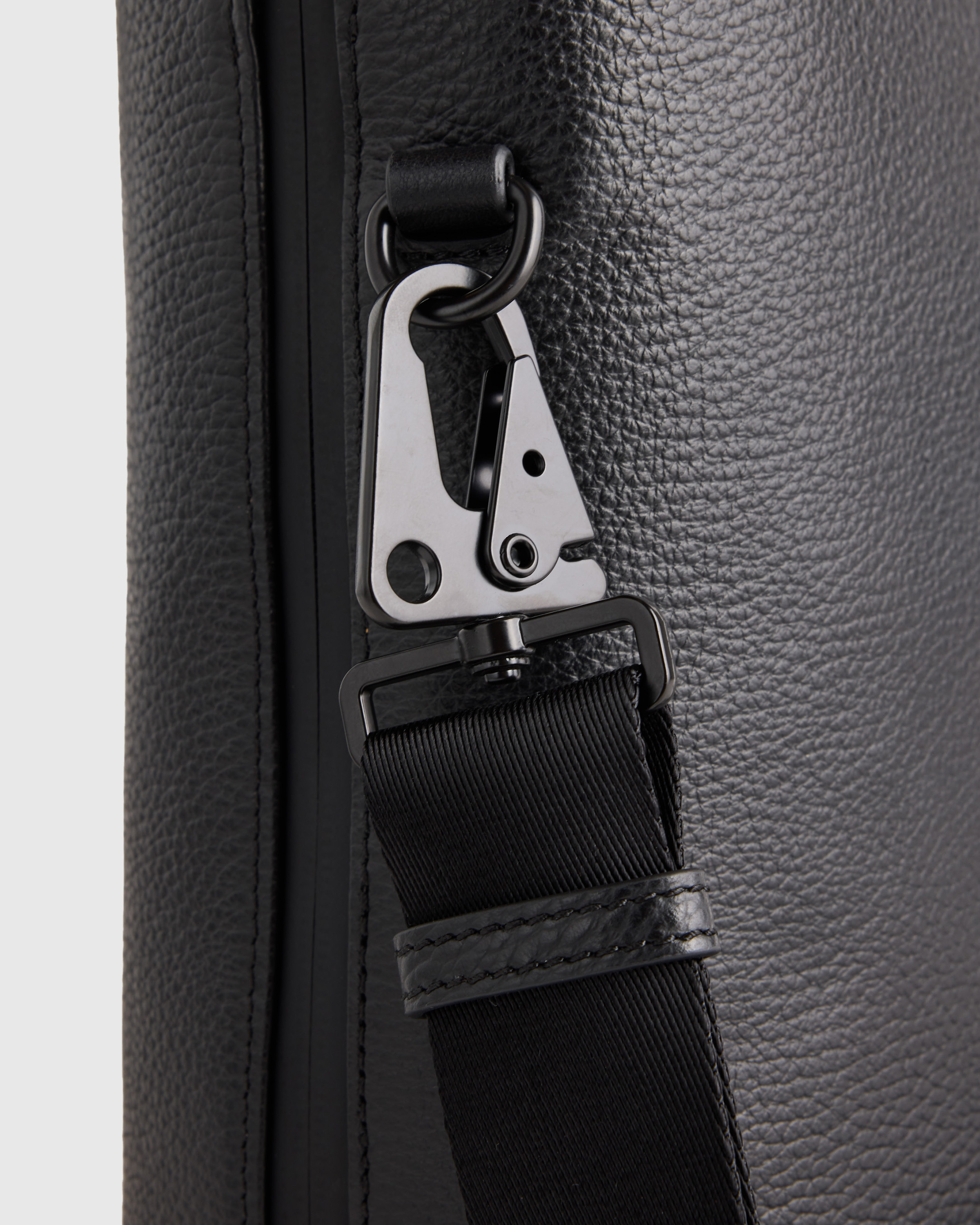Excursion Italian Leather Slim Laptop Bag in Black