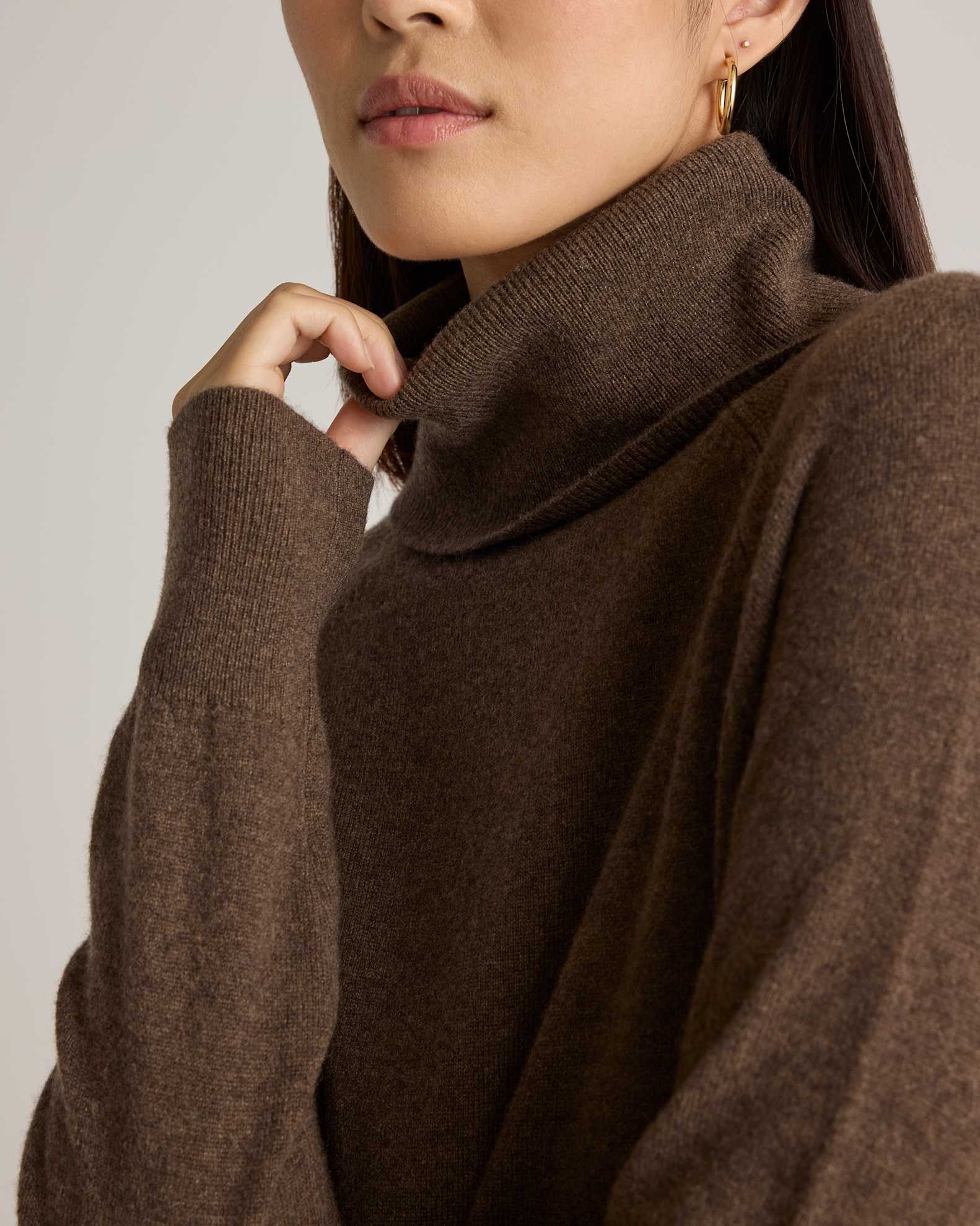 Quince Women's Lightweight Mongolian Cashmere Turtleneck Sweater Dress, Brown, Size Large, Slim Fit, Ethically Sourced Quince Women's Lightweight Mongolian Cashmere Turtleneck Sweater Dress, Brown, Size Large, Slim Fit, Ethically Sourced