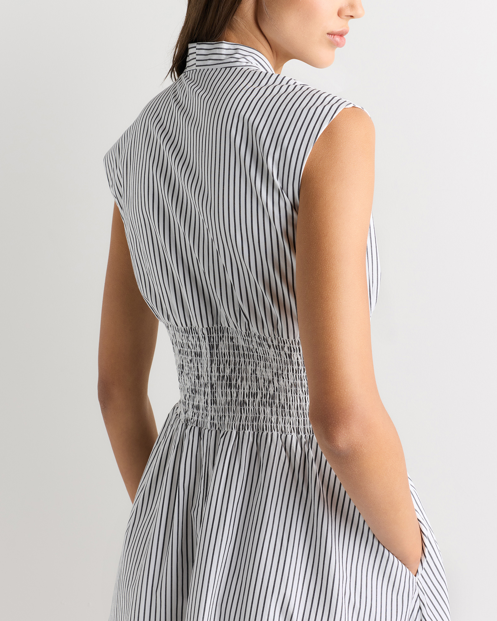 dress with zip up front PAUL KNIT Black / M making this dress perfect for casual days or lively nights out. Women's Zip Front Dress 